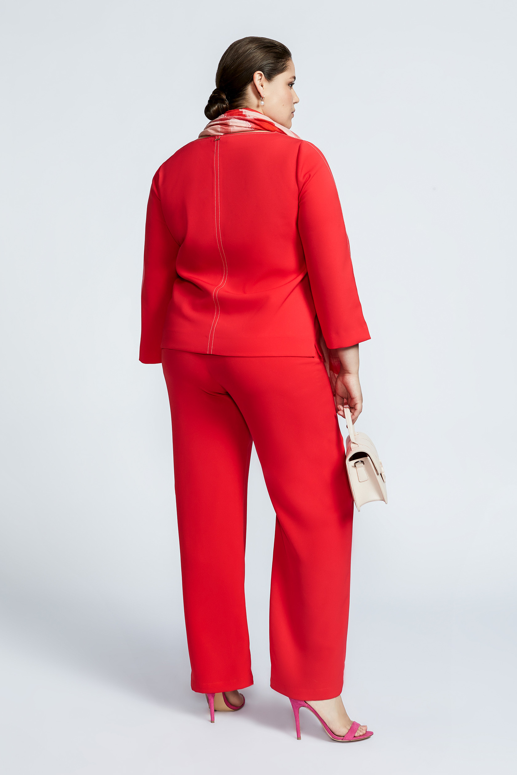 Trousers with elastic