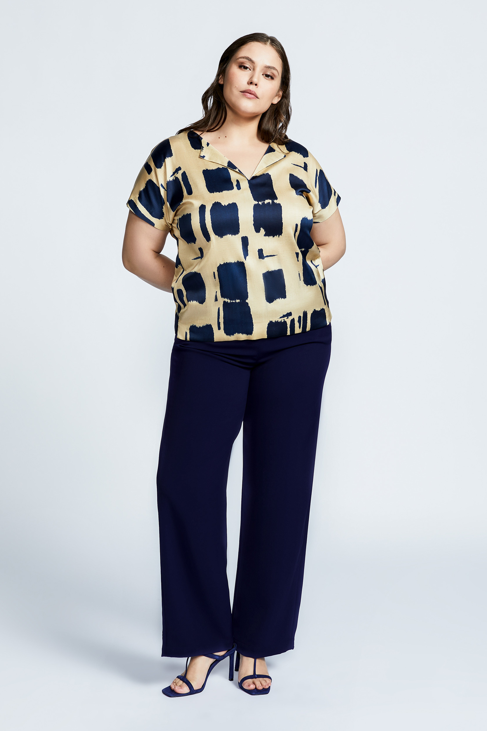 Trousers with elastic