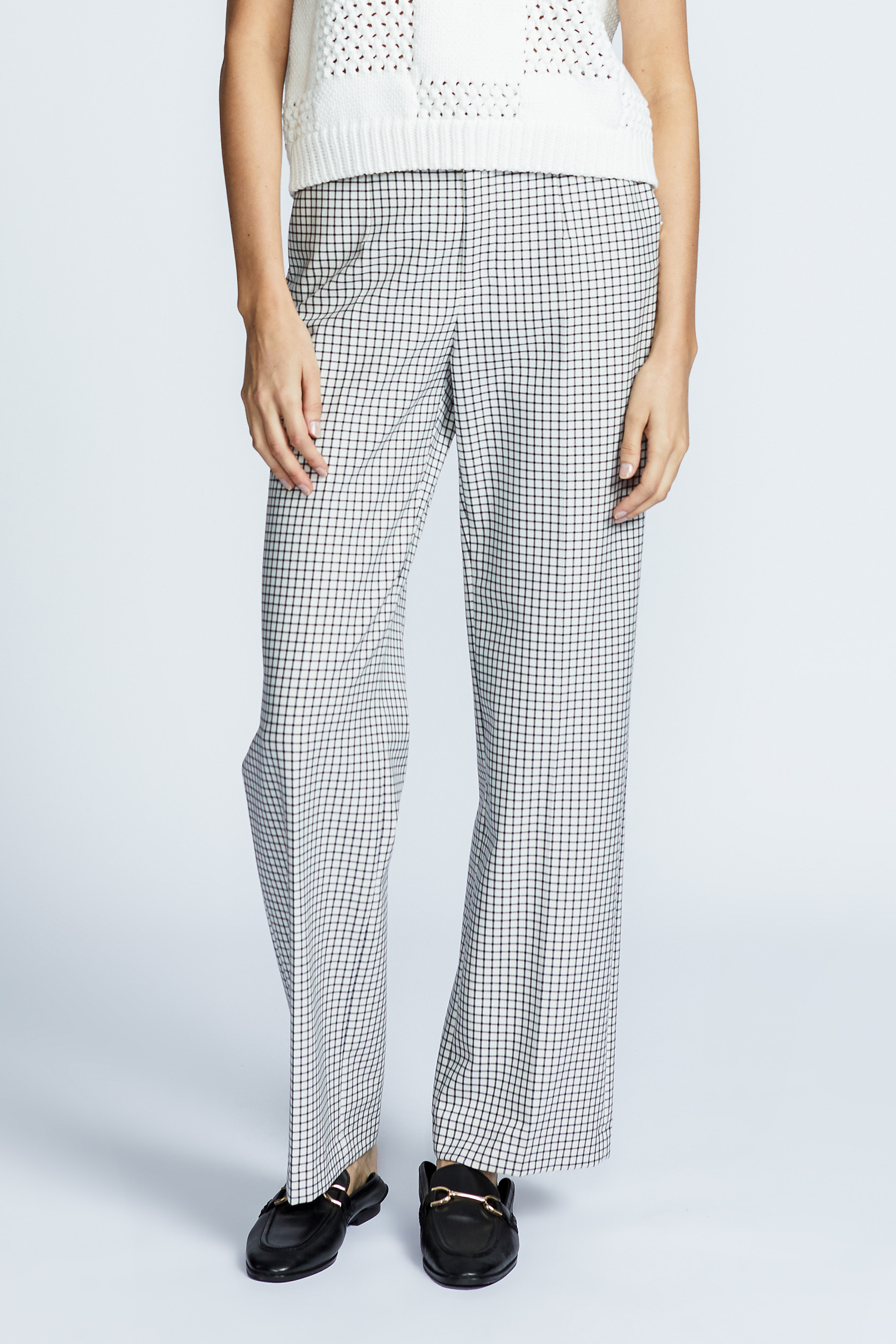 Wide-leg pleated trousers