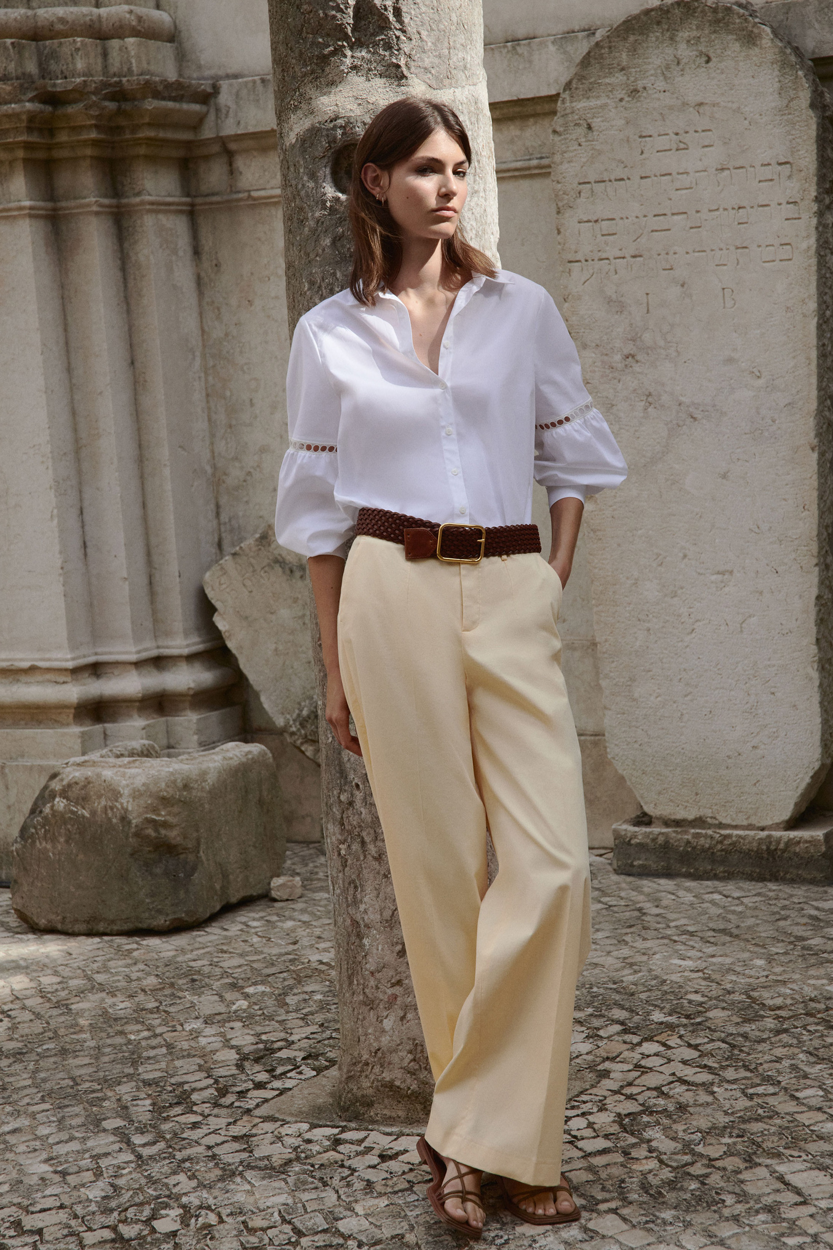 Trousers with wide legs