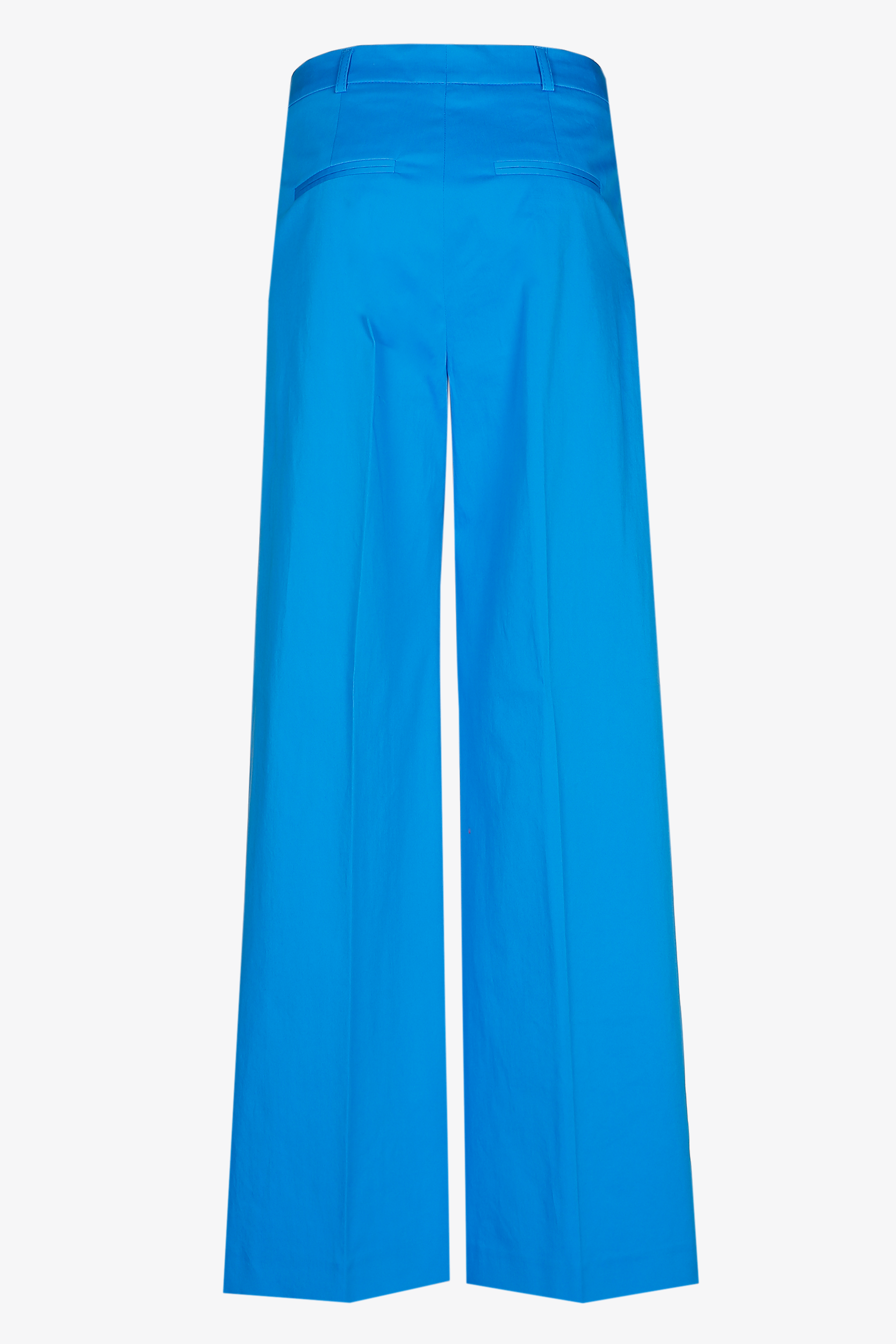 Trousers with wide legs