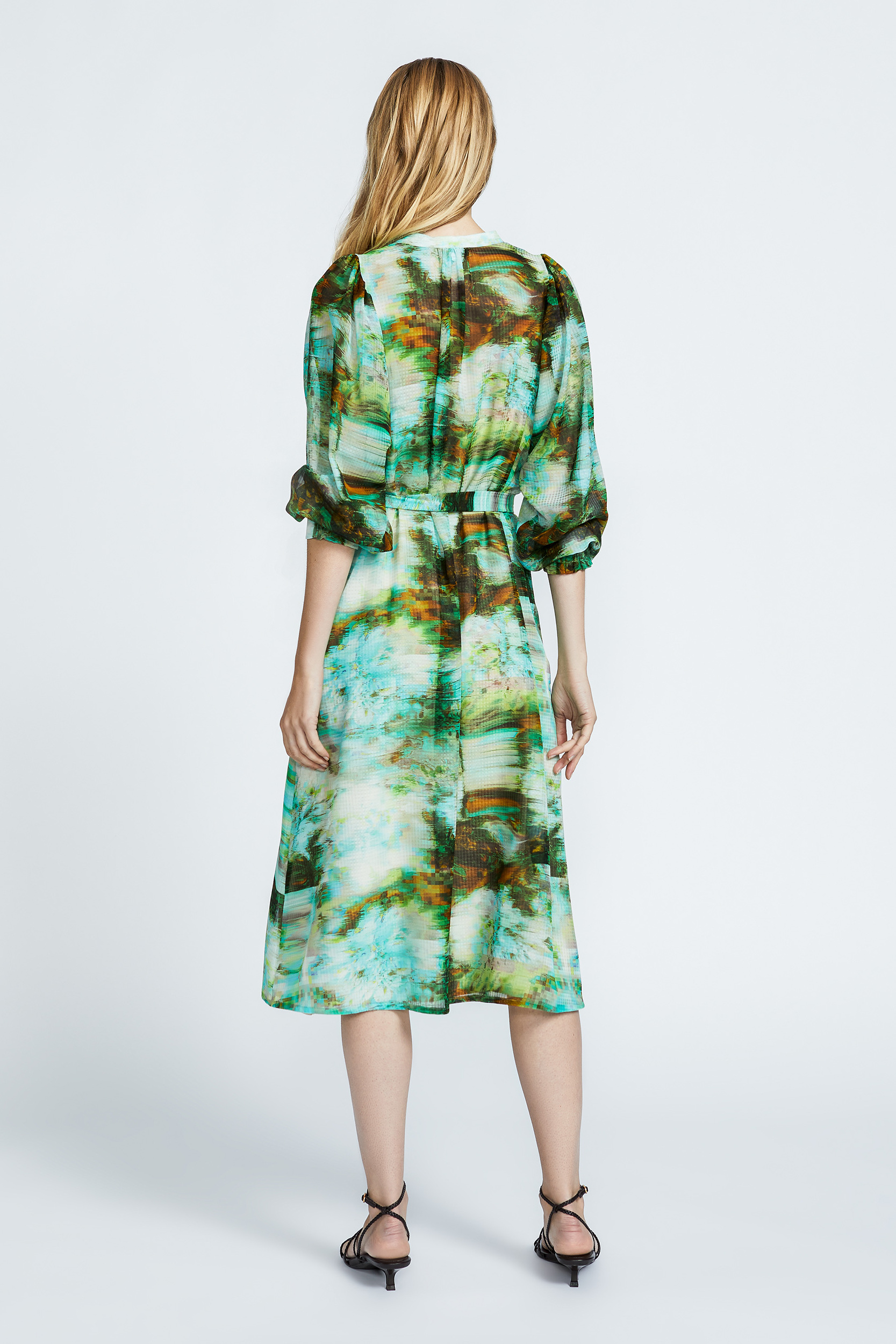 Summery dress with graphic print