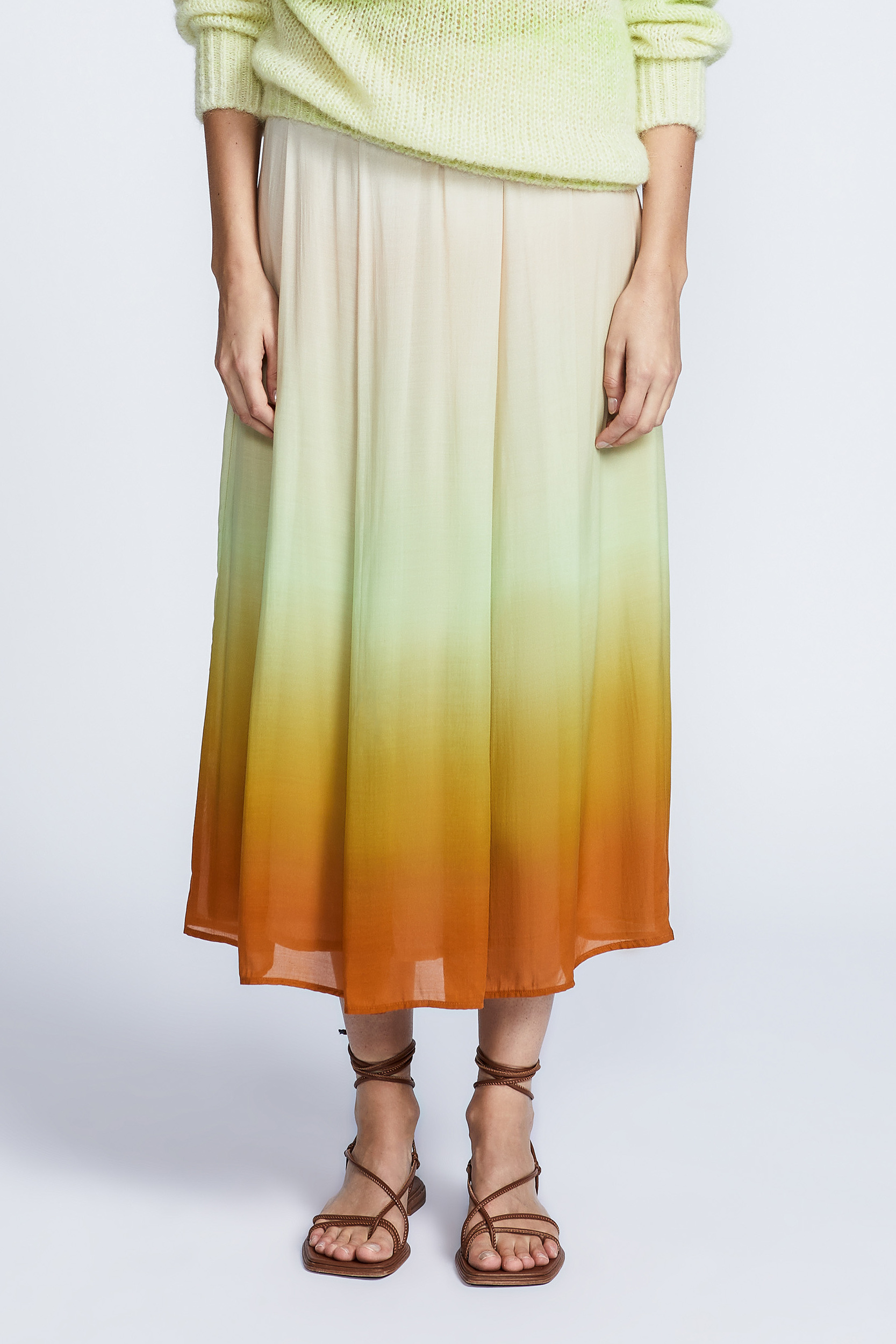 Maxi skirt with gradient