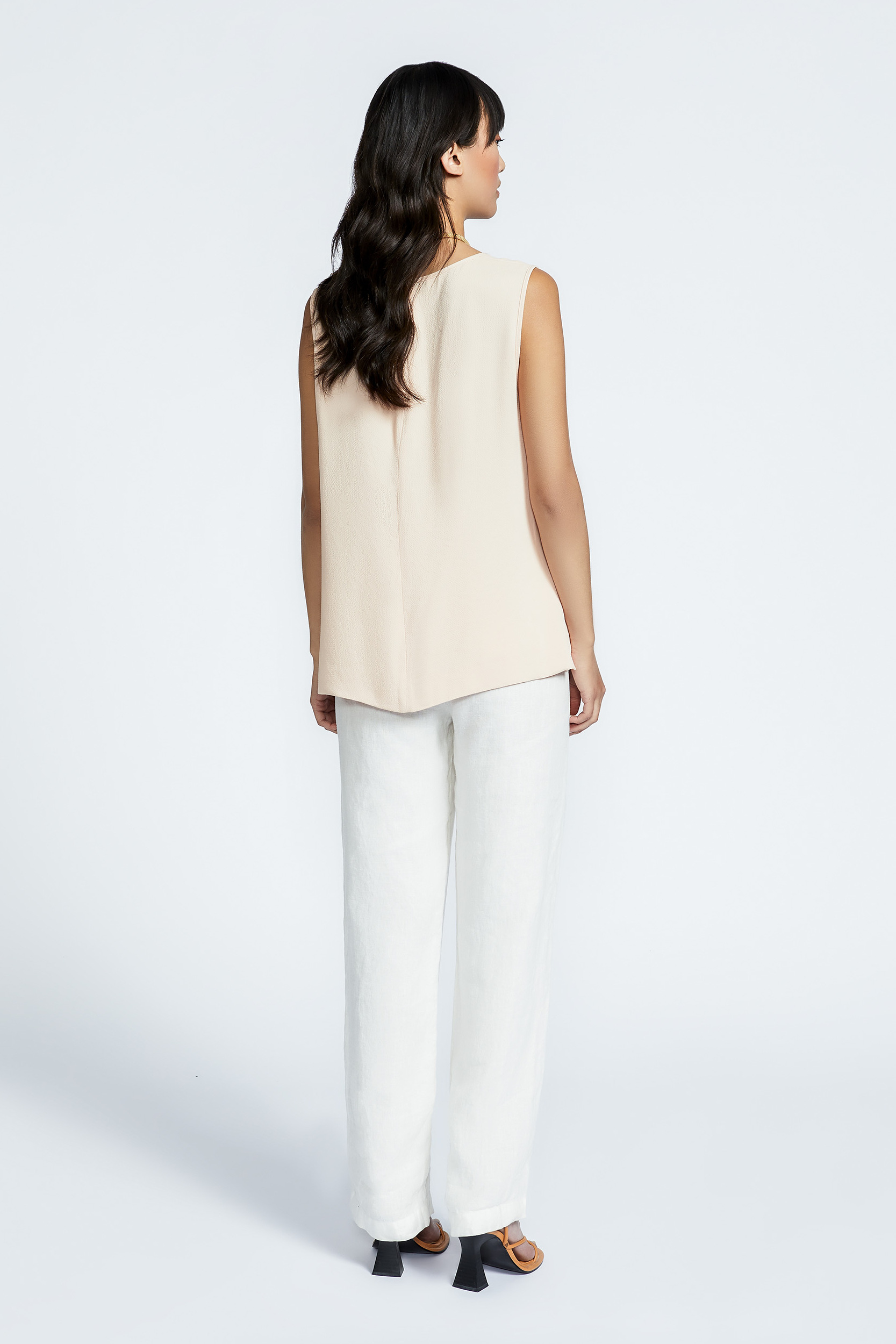 Linen trousers with wide legs