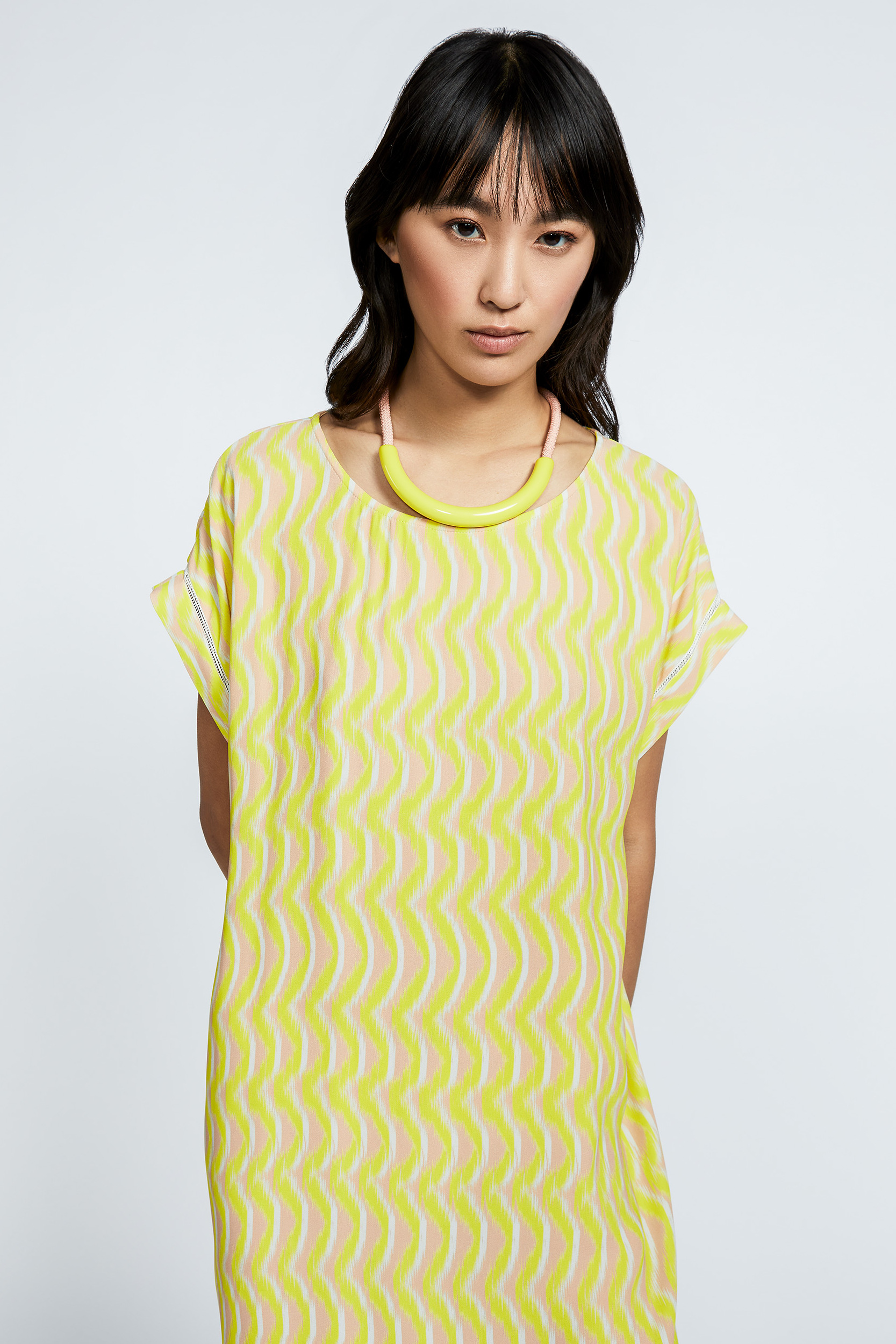 Short dress in crepe fabric