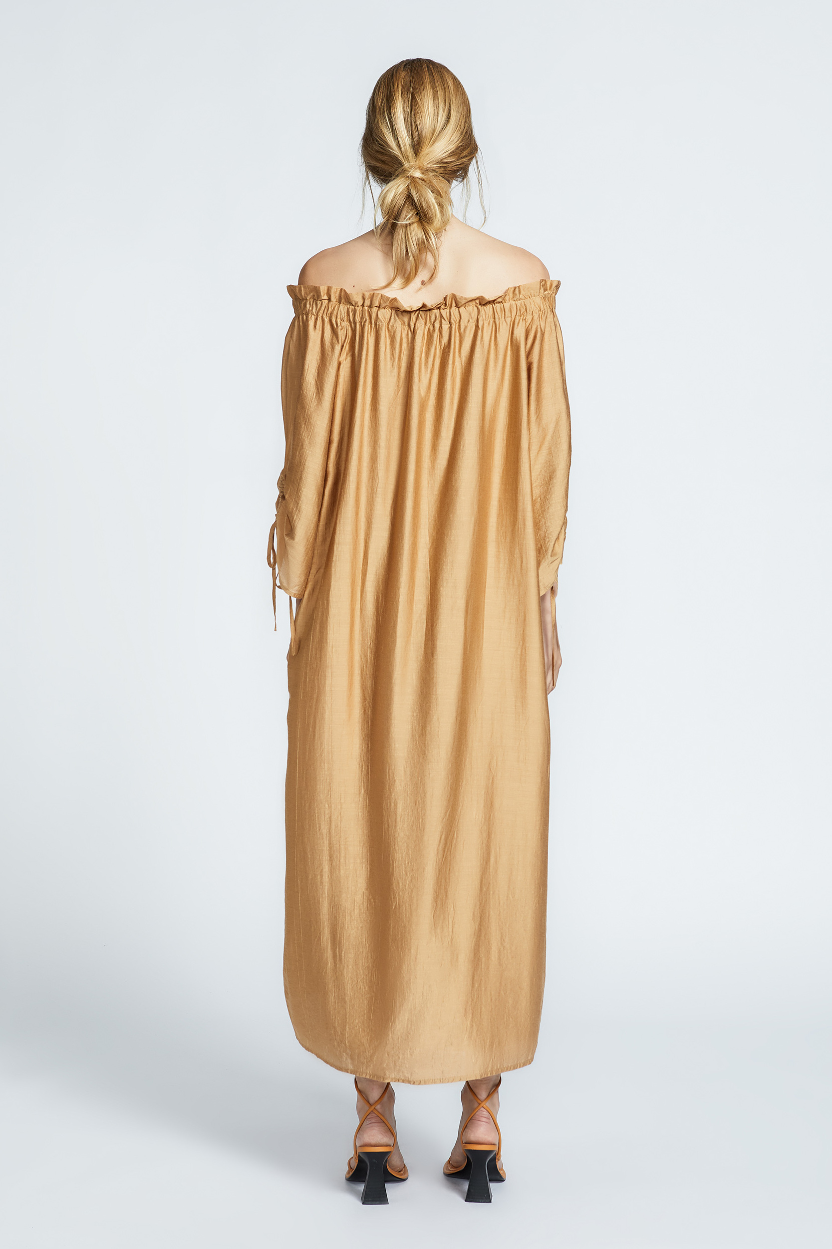 Oversized dress with satin sheen