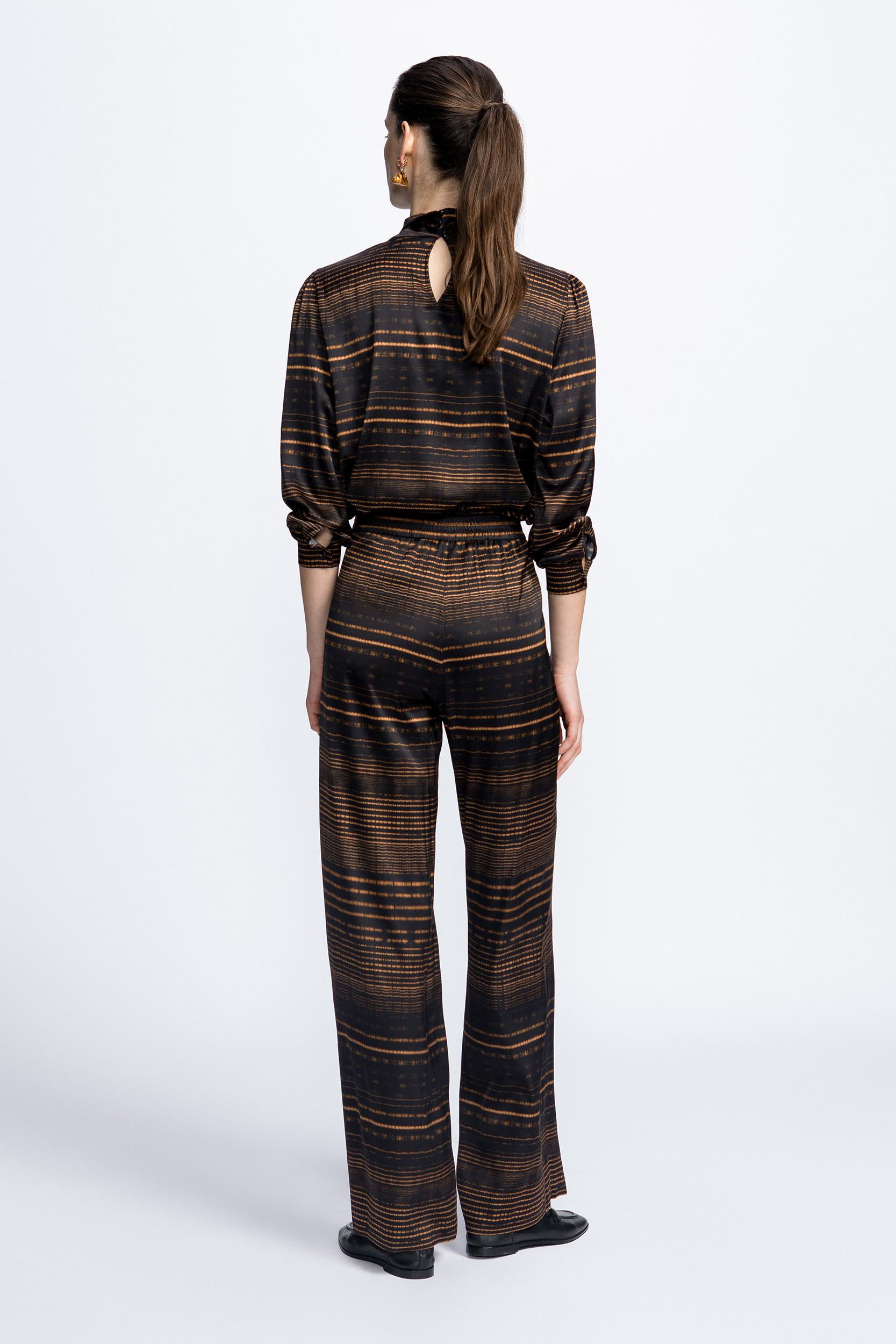 Relaxed trousers with print