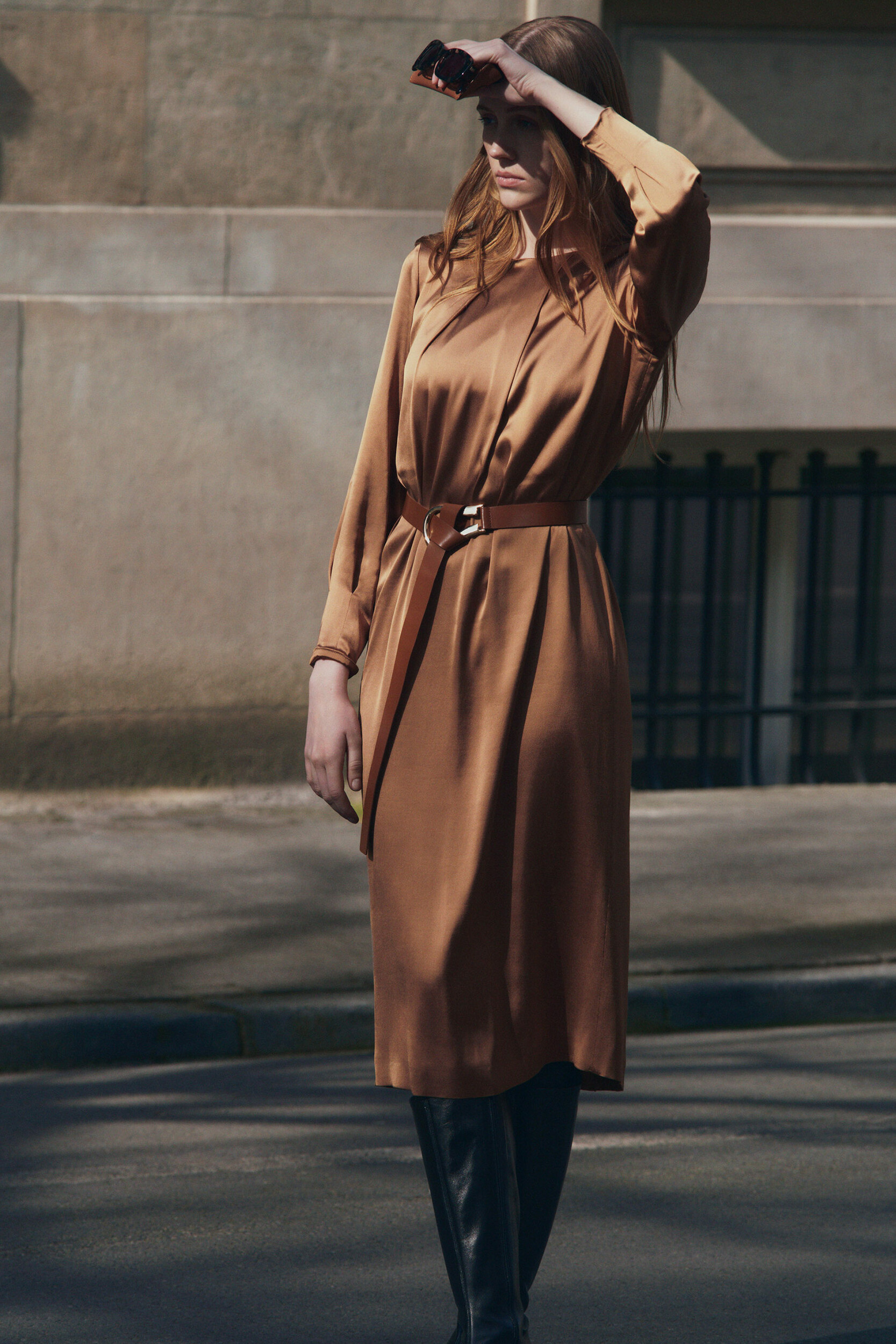 Dress with satin finish 