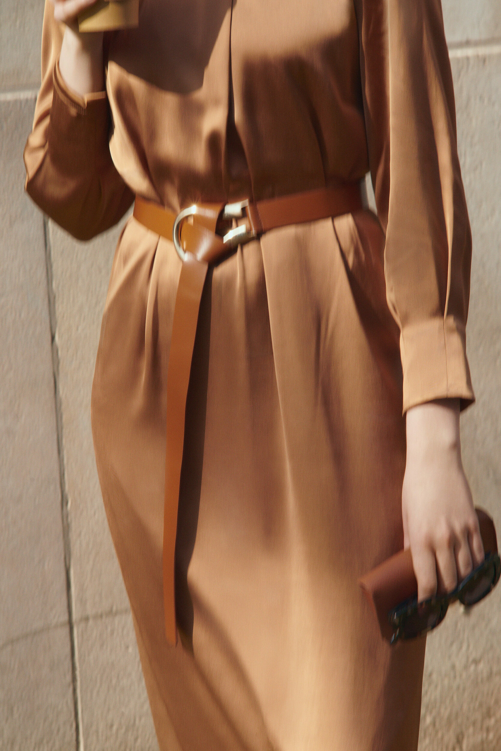 Dress with satin finish 