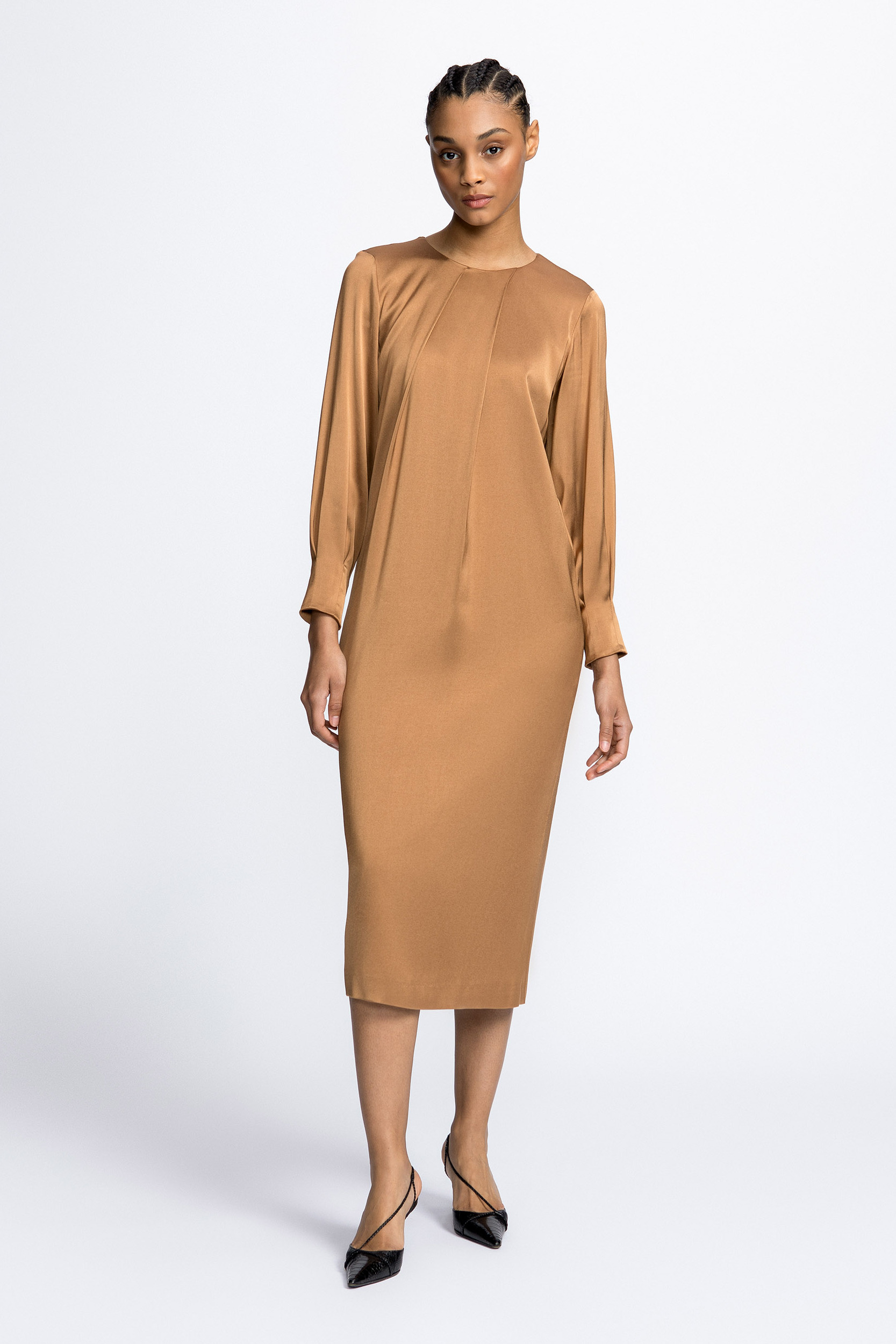 Dress with satin finish 
