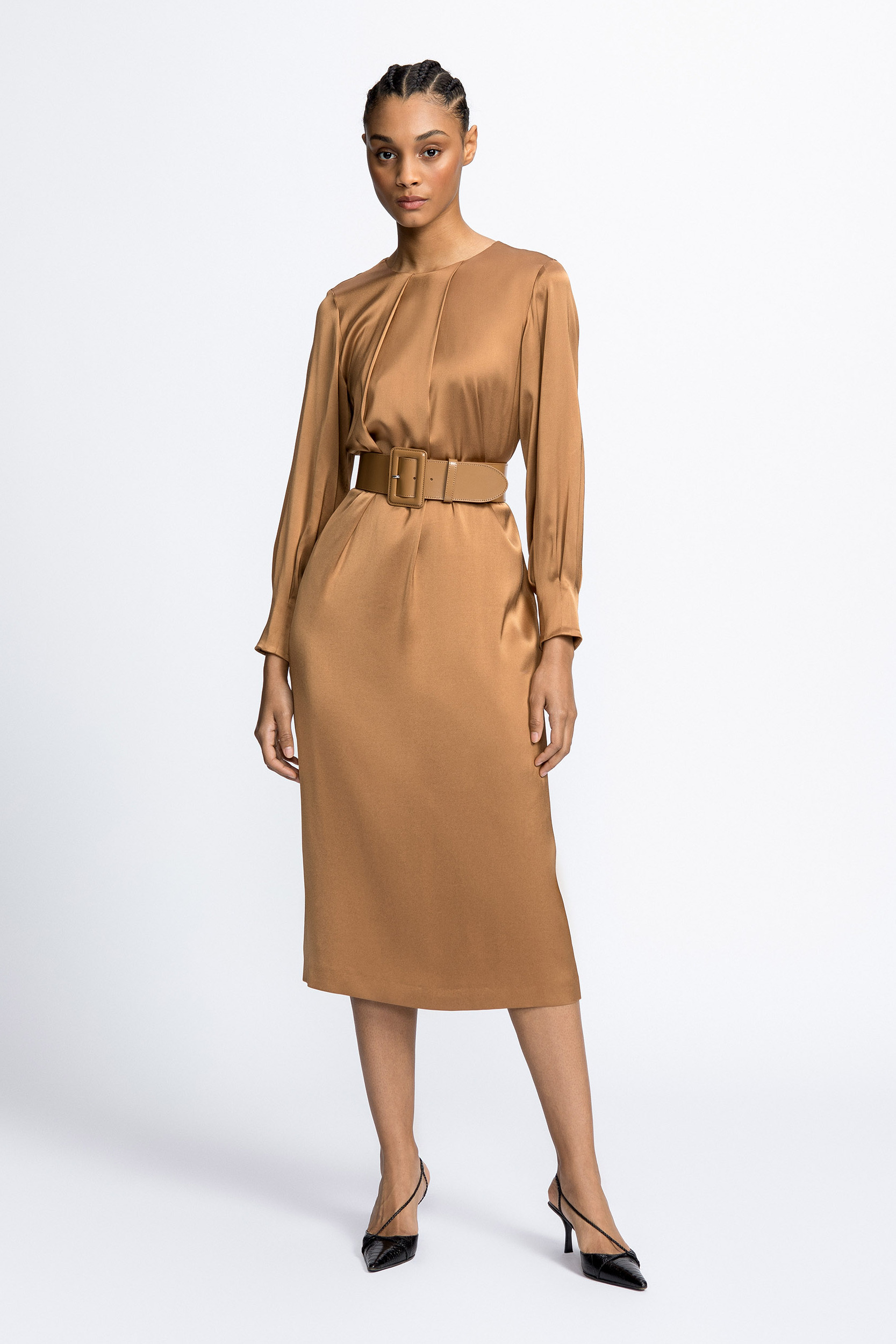 Dress with satin finish 