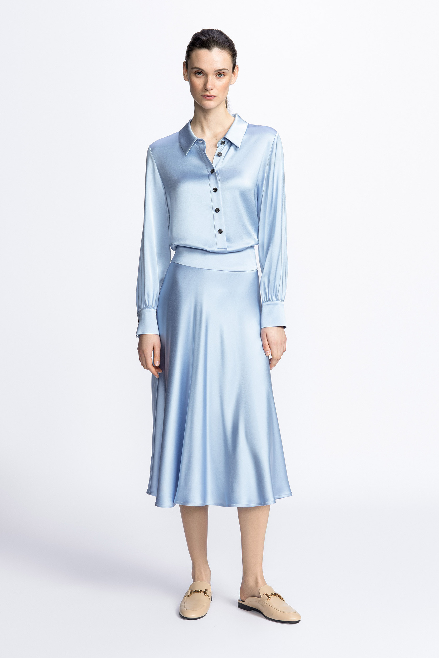 Bluse in glänzender Satinoptik