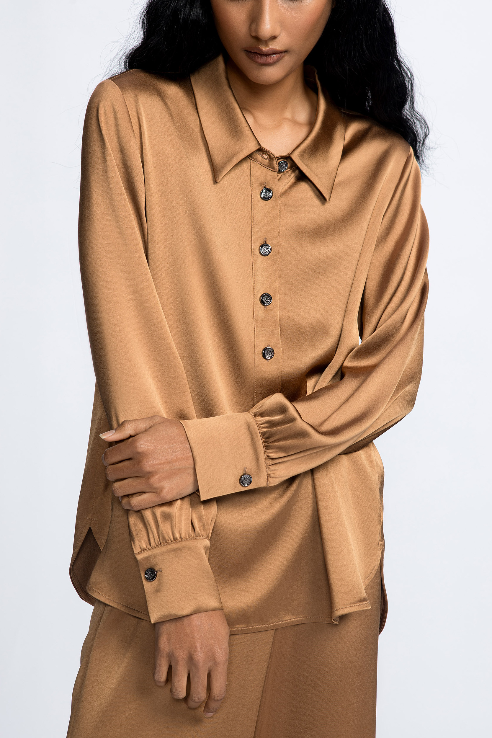 Bluse in glänzender Satinoptik