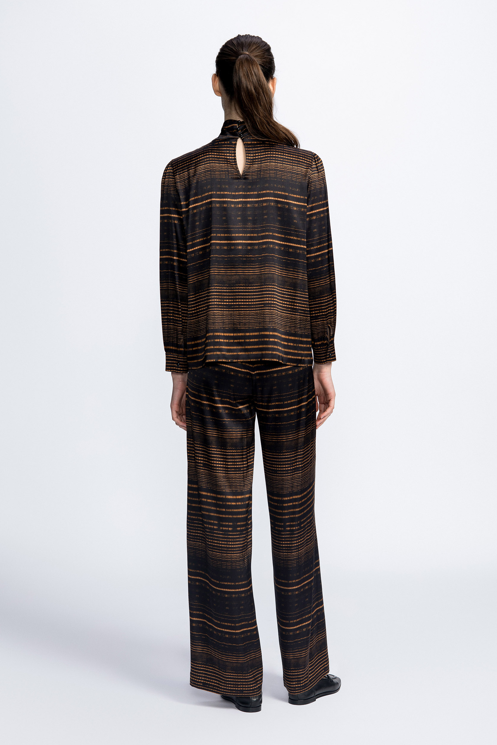 Blouse with graphic print