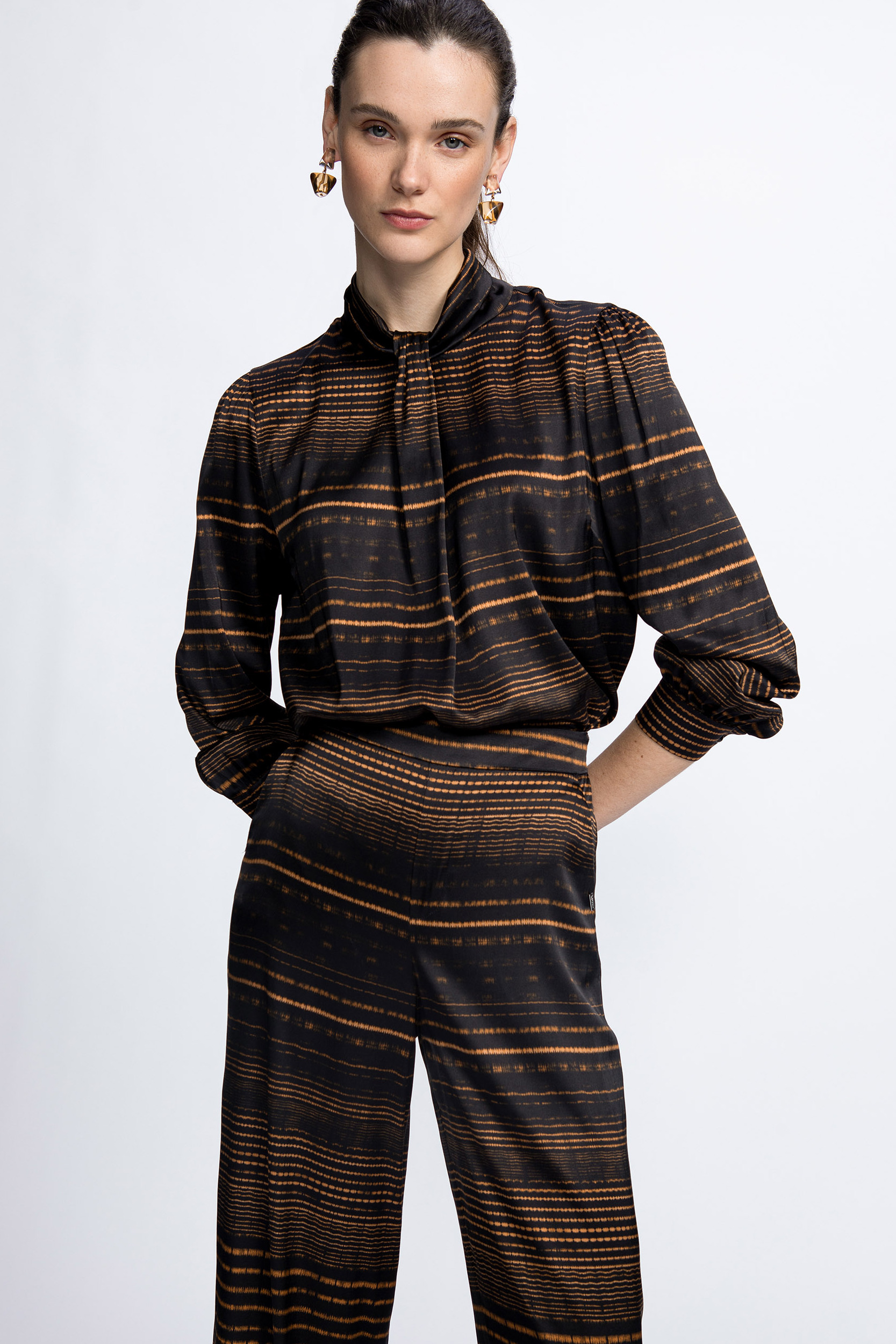 Blouse with graphic print