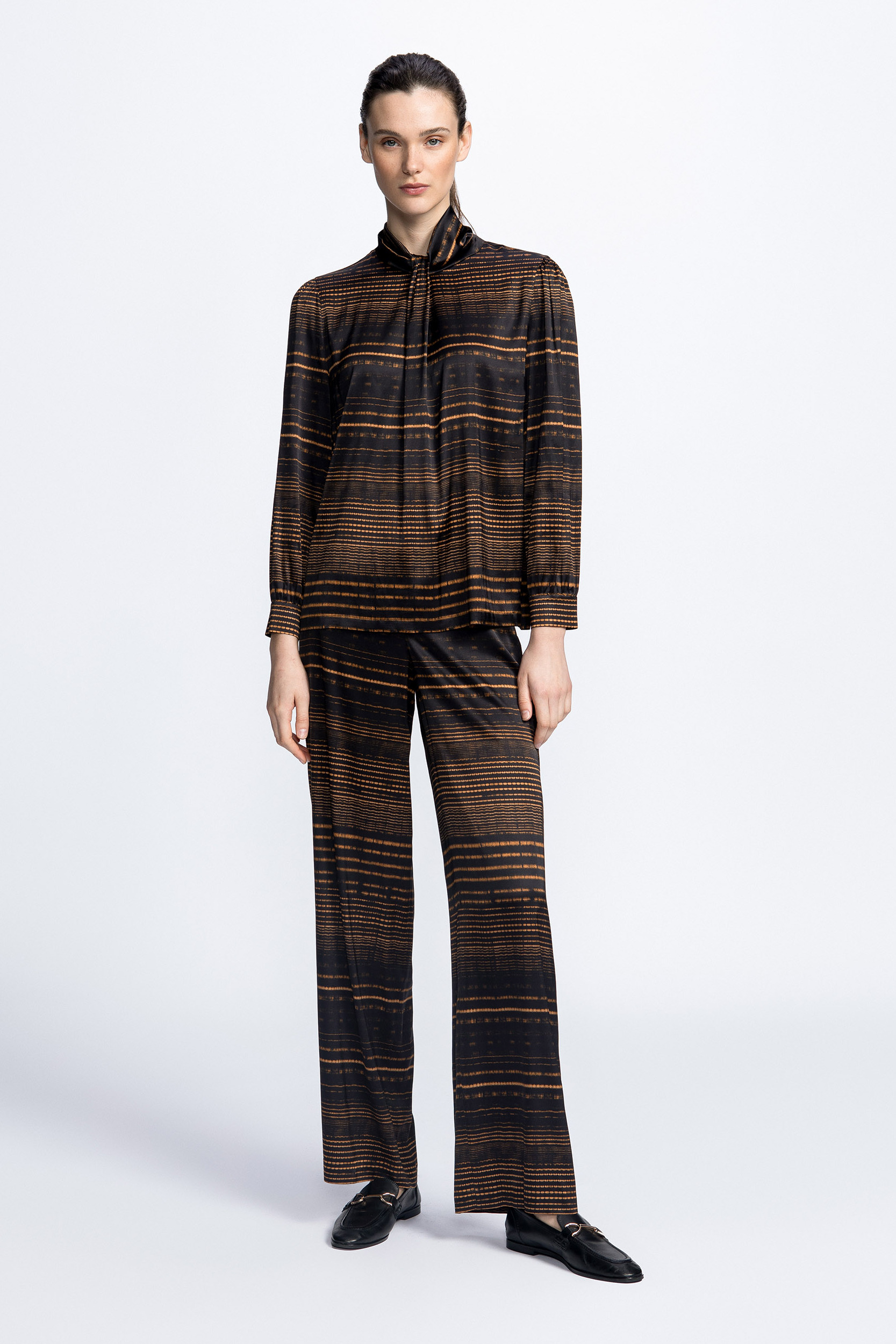 Blouse with graphic print