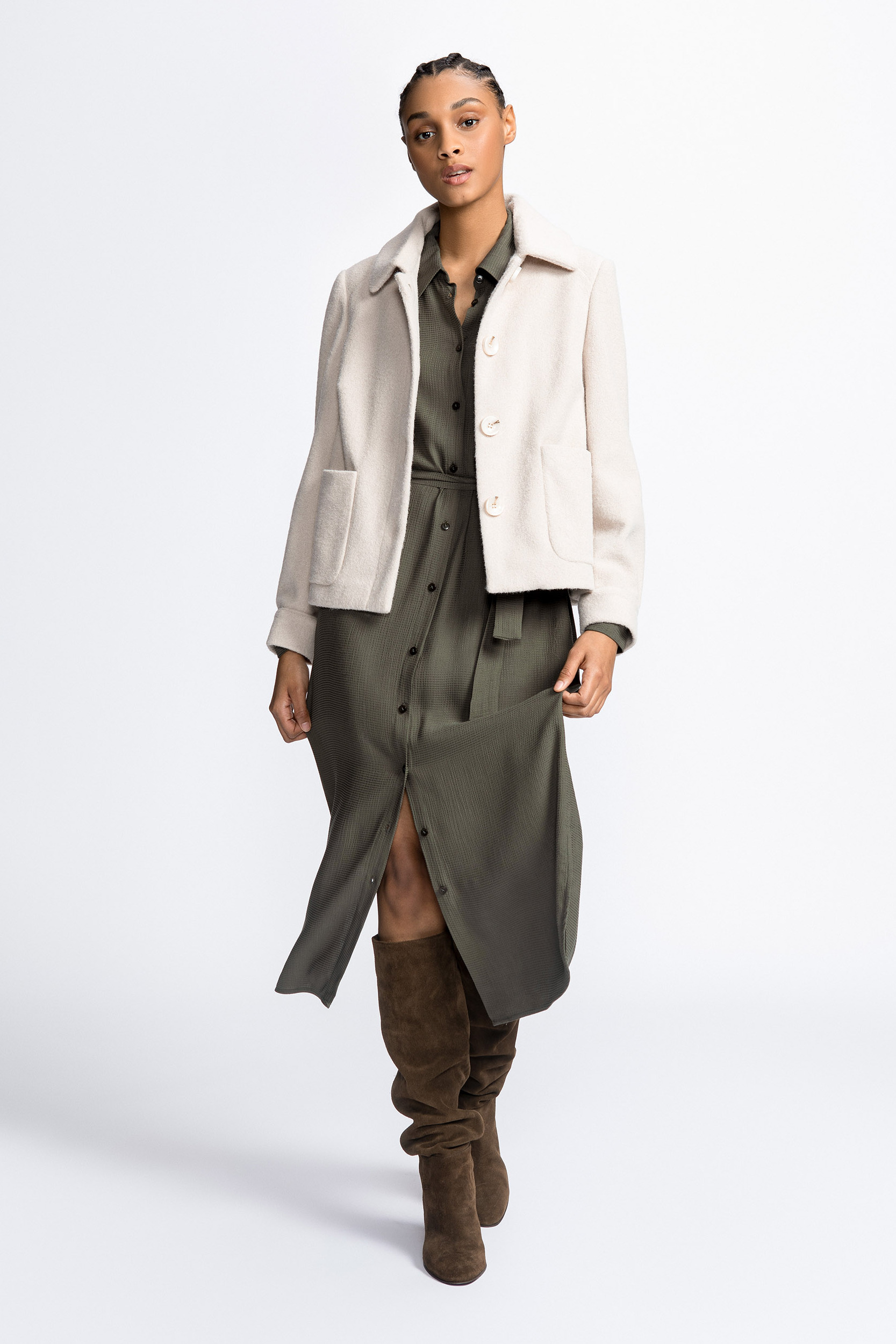Short jacket with buttons