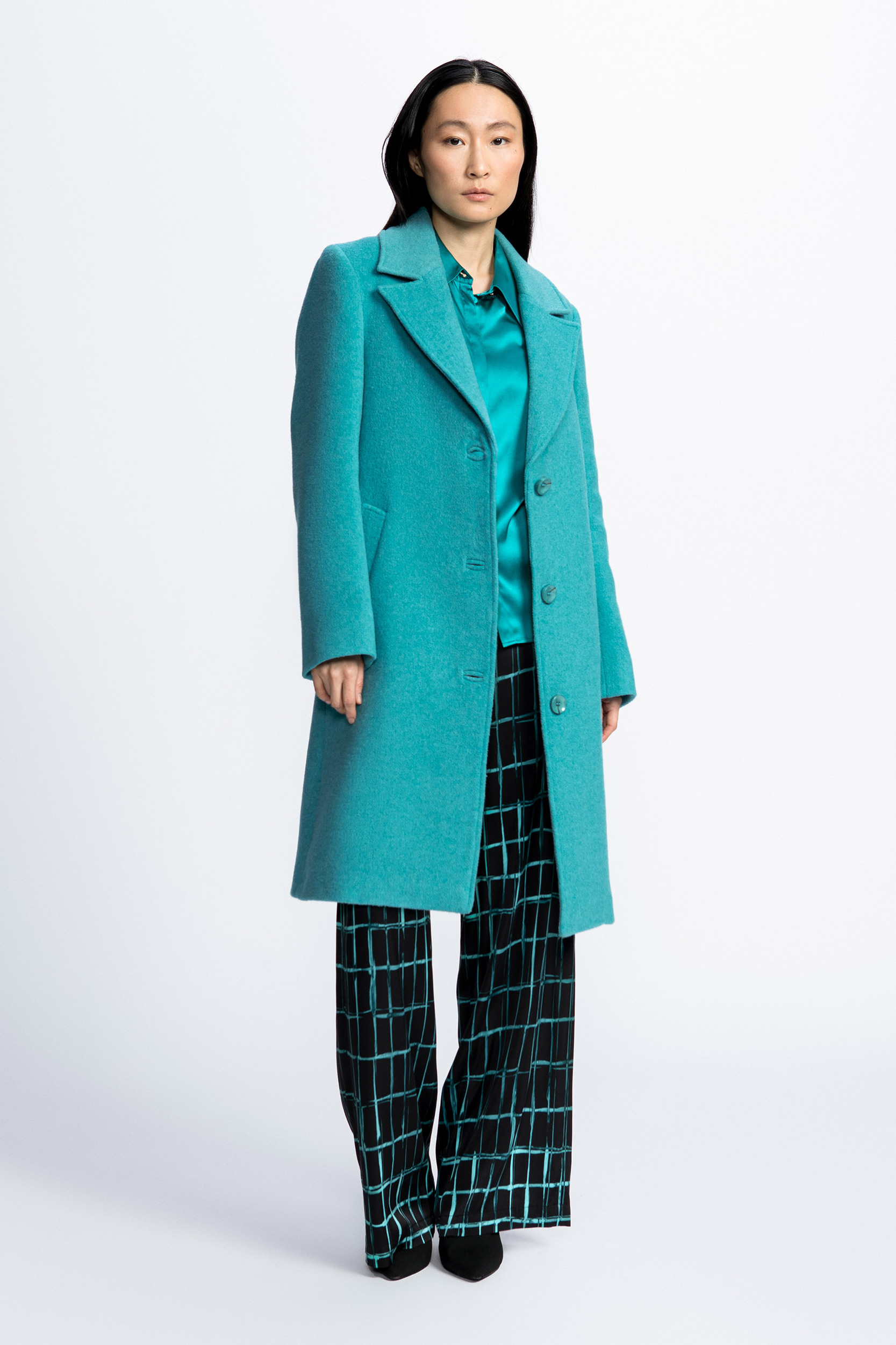 Woollen coat with lapel collar