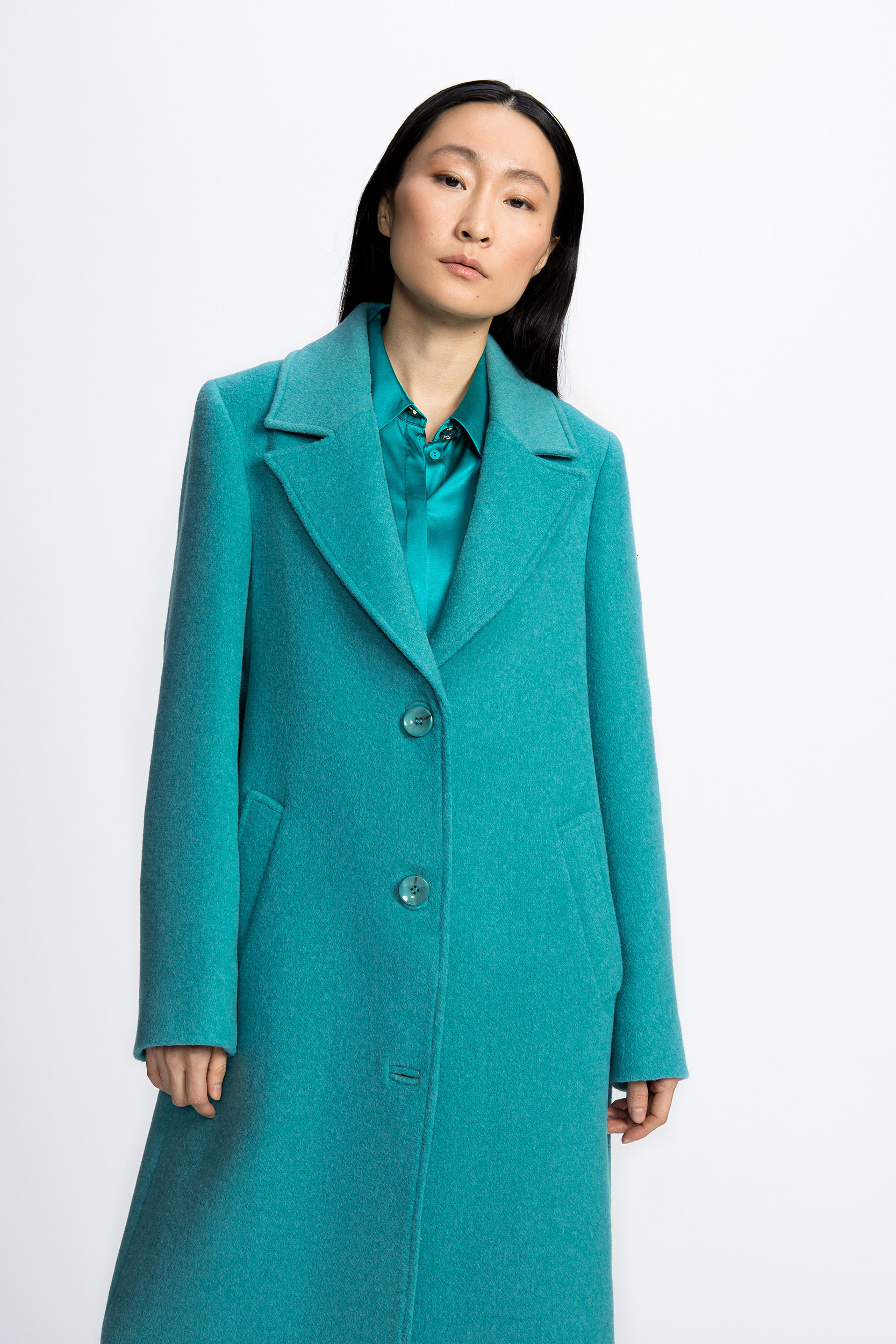 Woollen coat with lapel collar