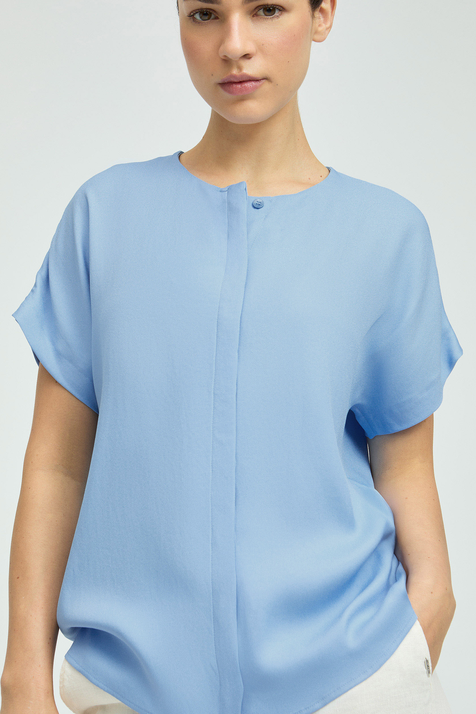 Bluse mit verdecktem Verschluss