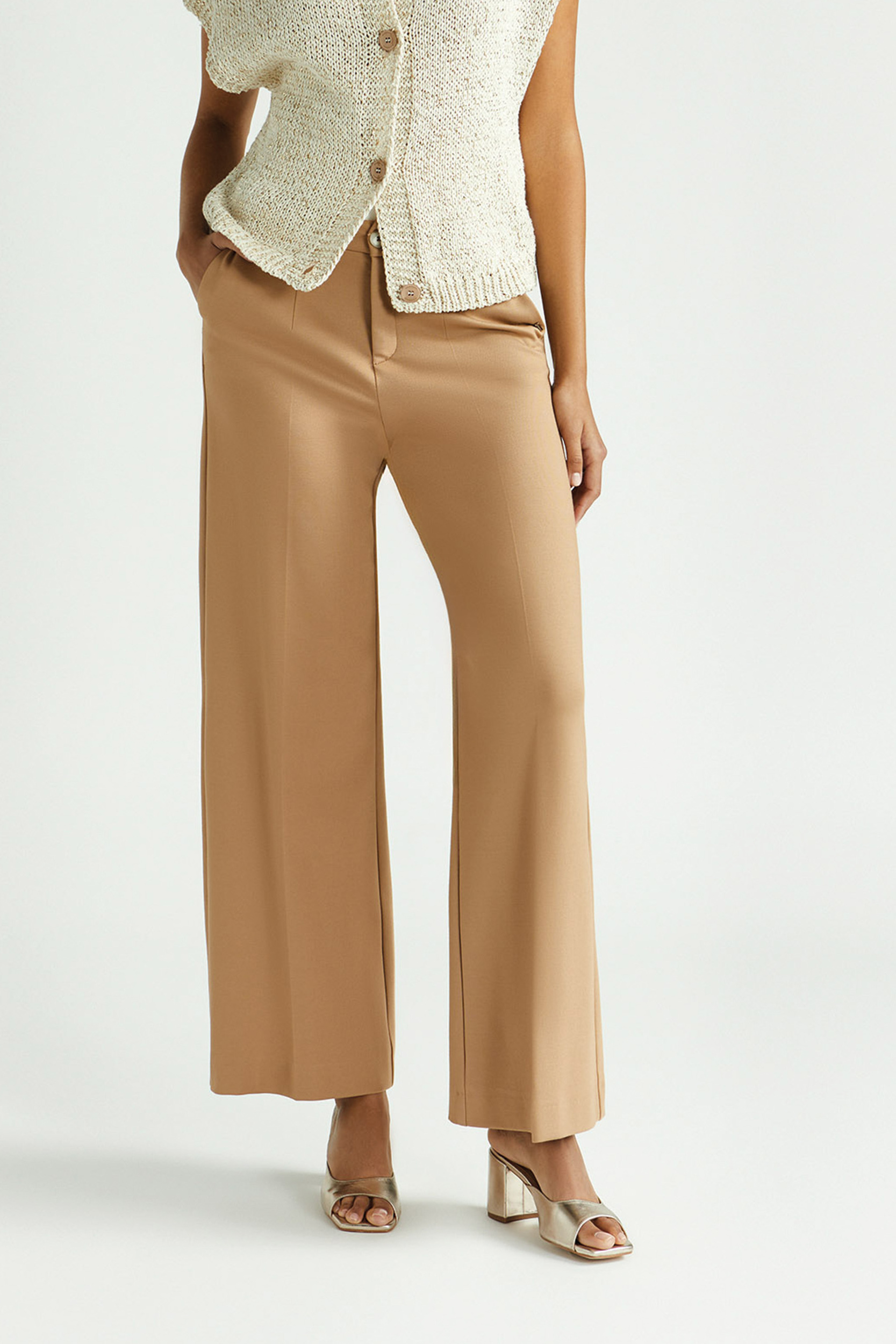 Stretchhose mit weitem Bein