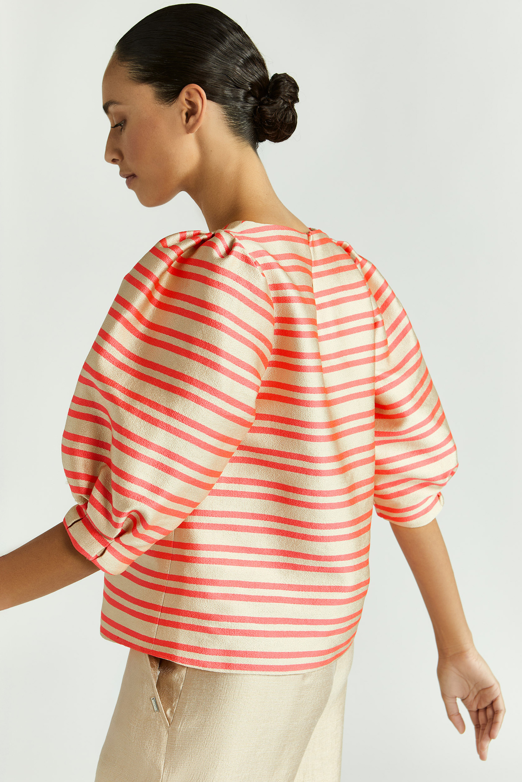 Blouse in tafta met ballonmouw