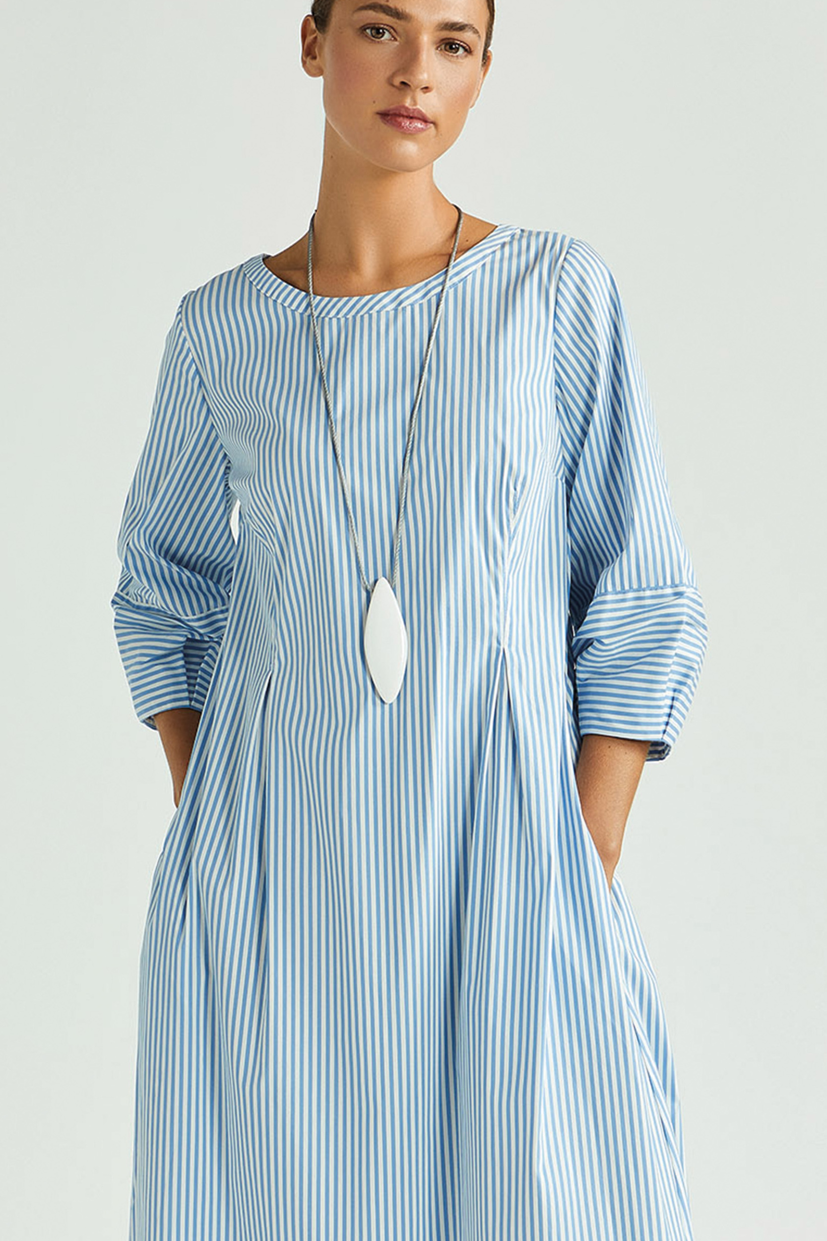 Robe en coton avec détails plissés