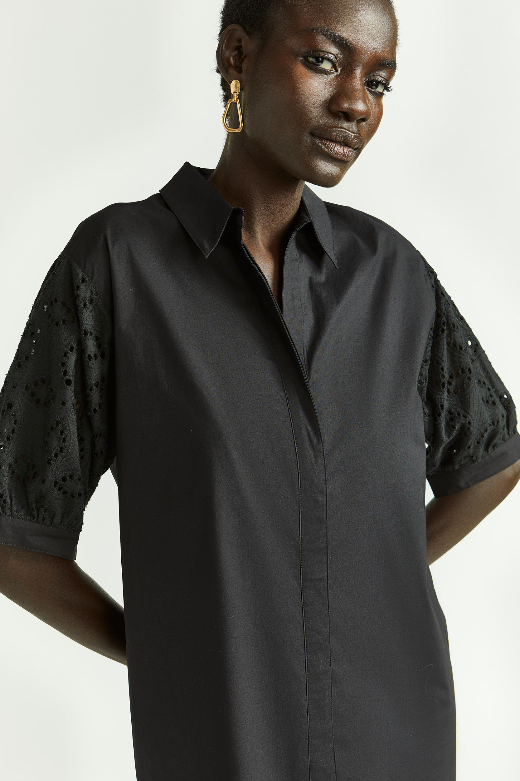 Robe avec broderie anglaise