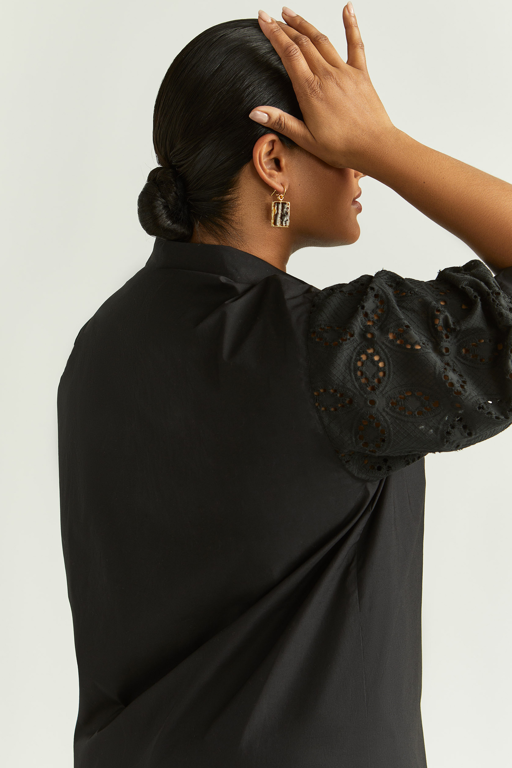 Robe avec broderie anglaise