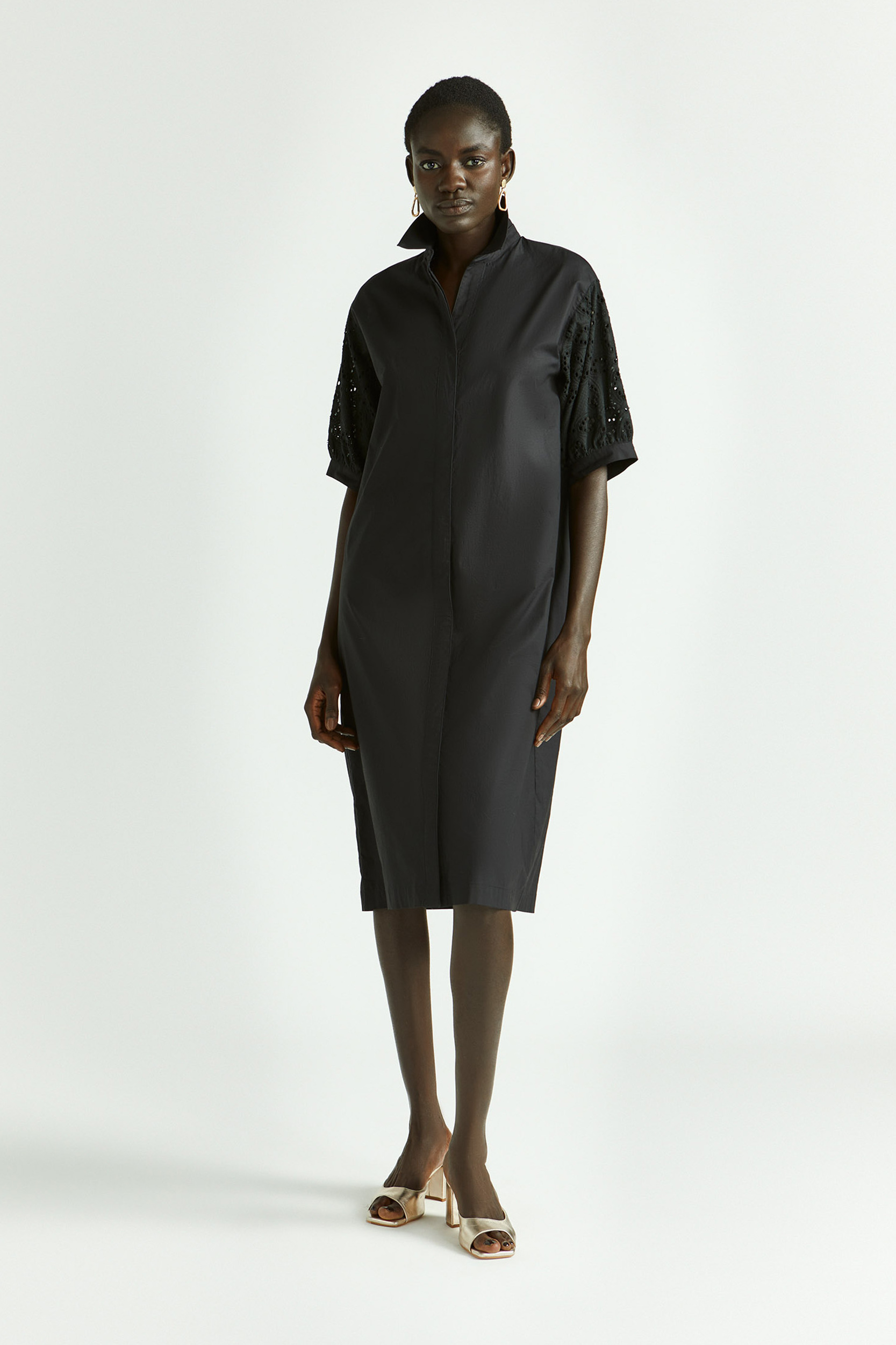 Robe avec broderie anglaise