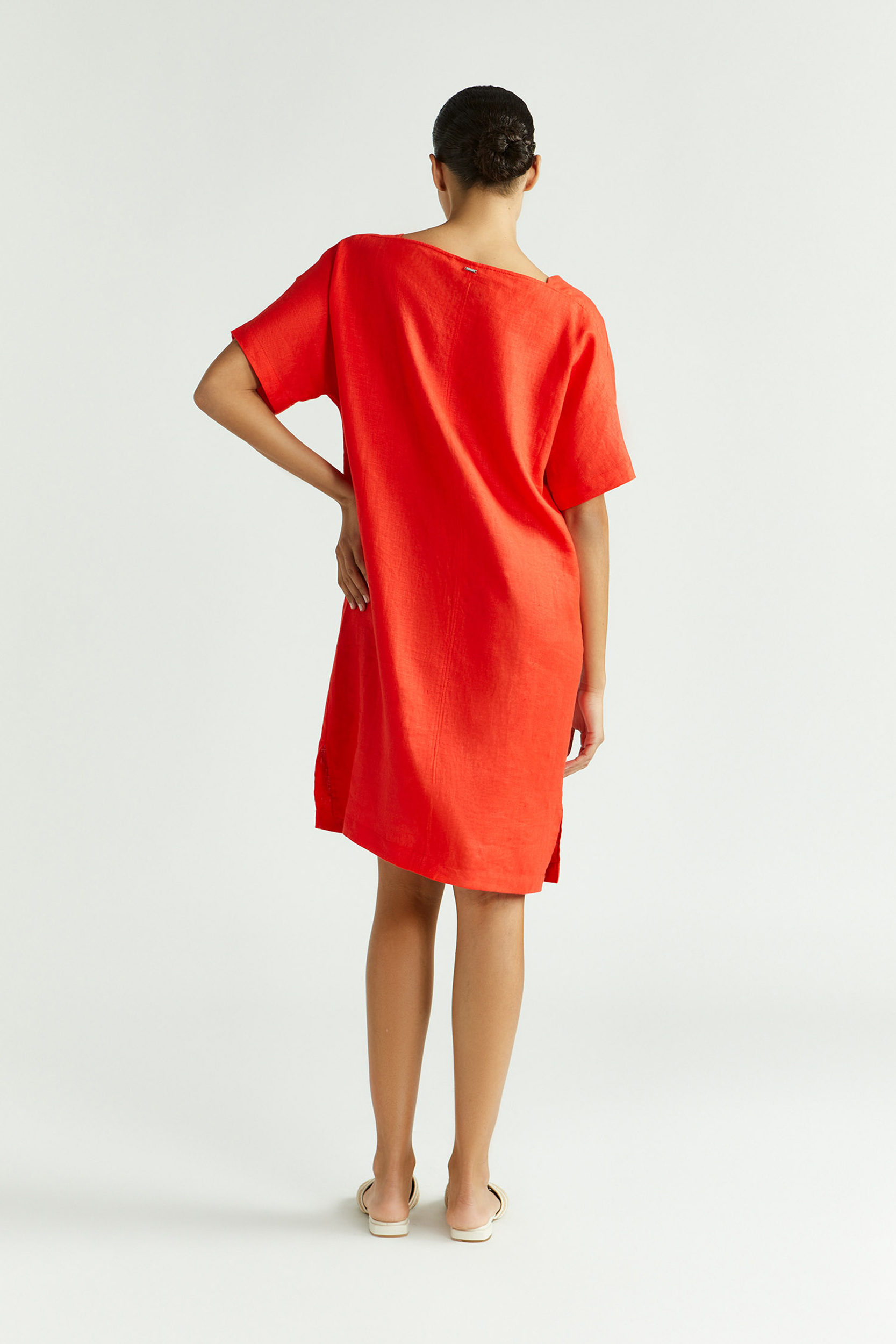Linen dress with chest pocket