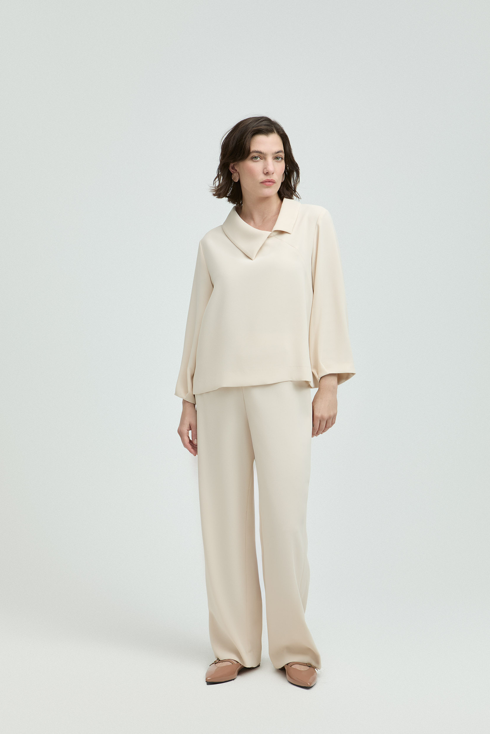 Blouse met asymmetrische kraag