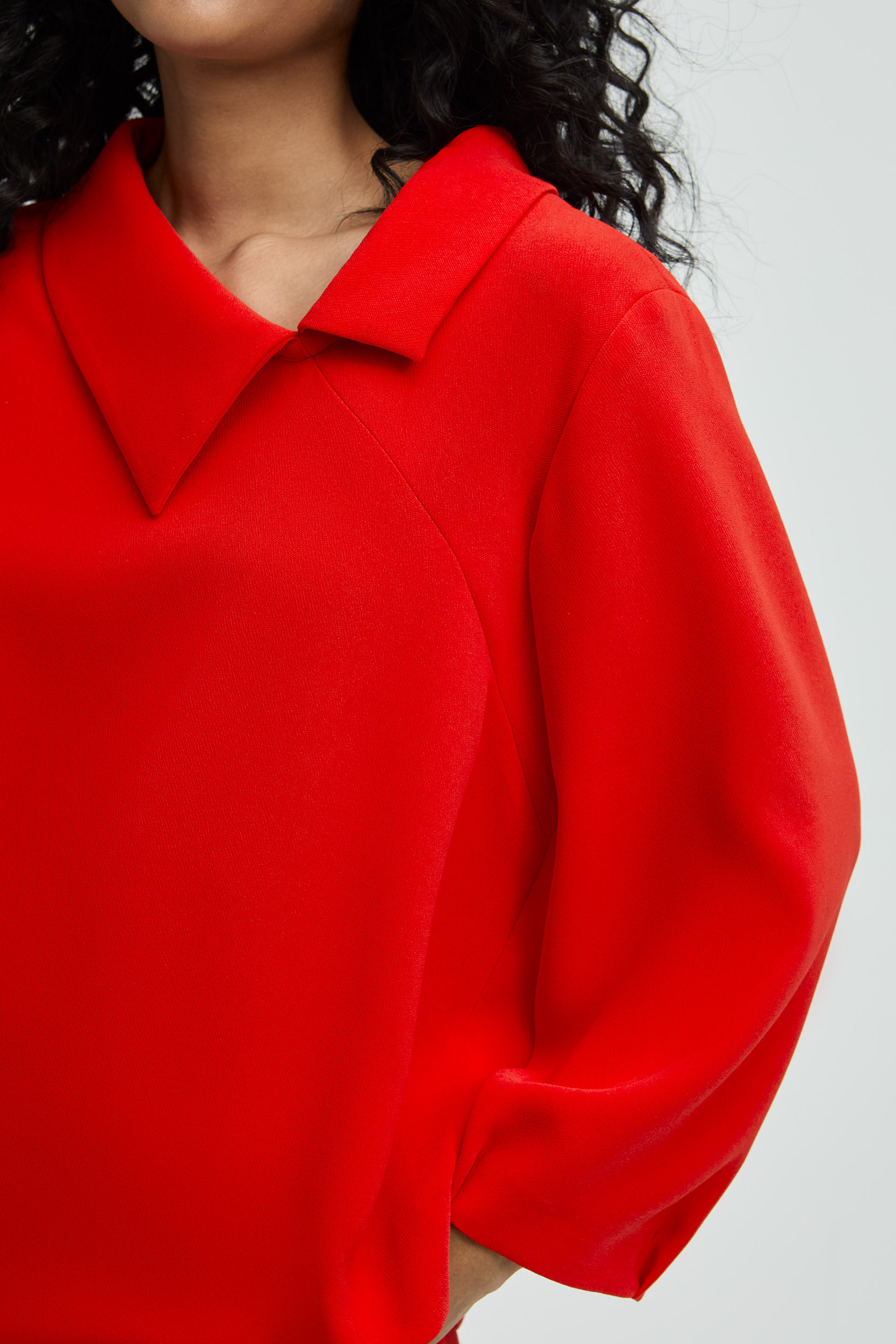 Blouse met asymmetrische kraag