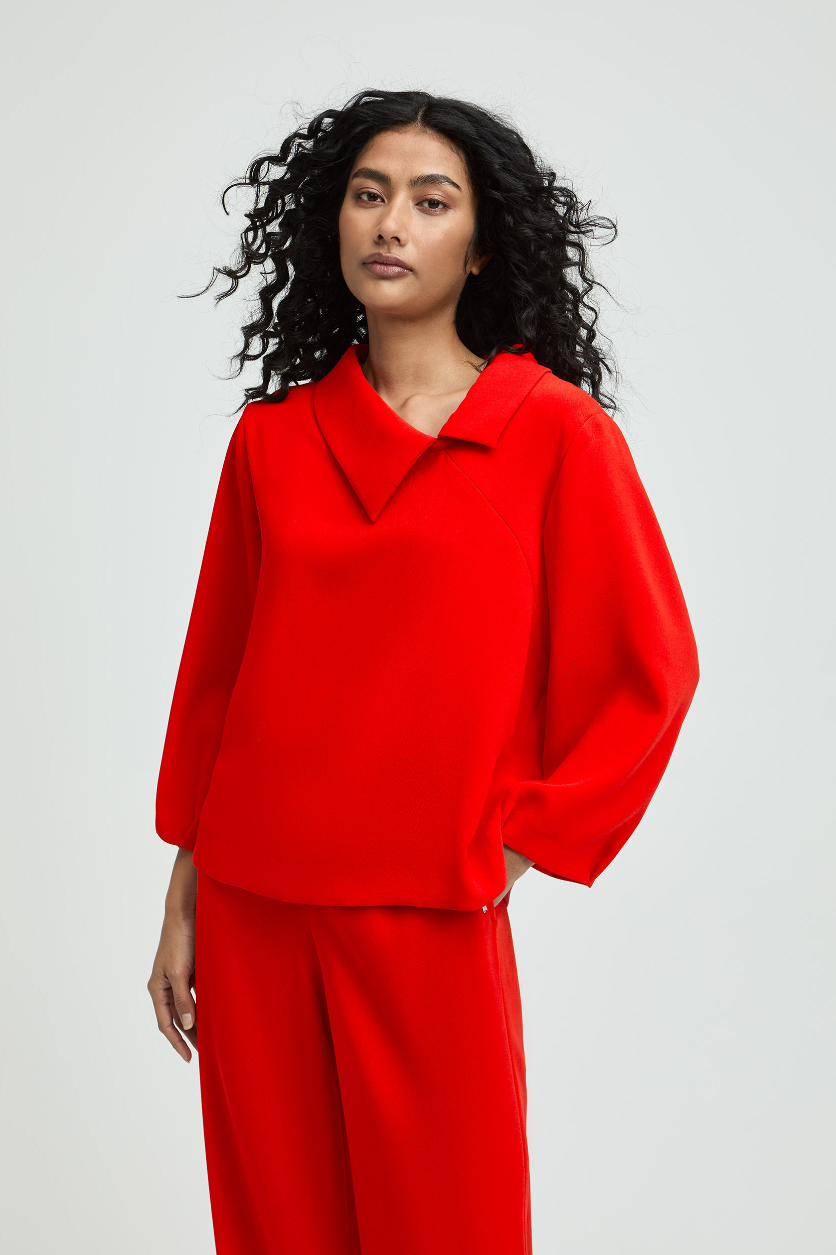 Blouse met asymmetrische kraag