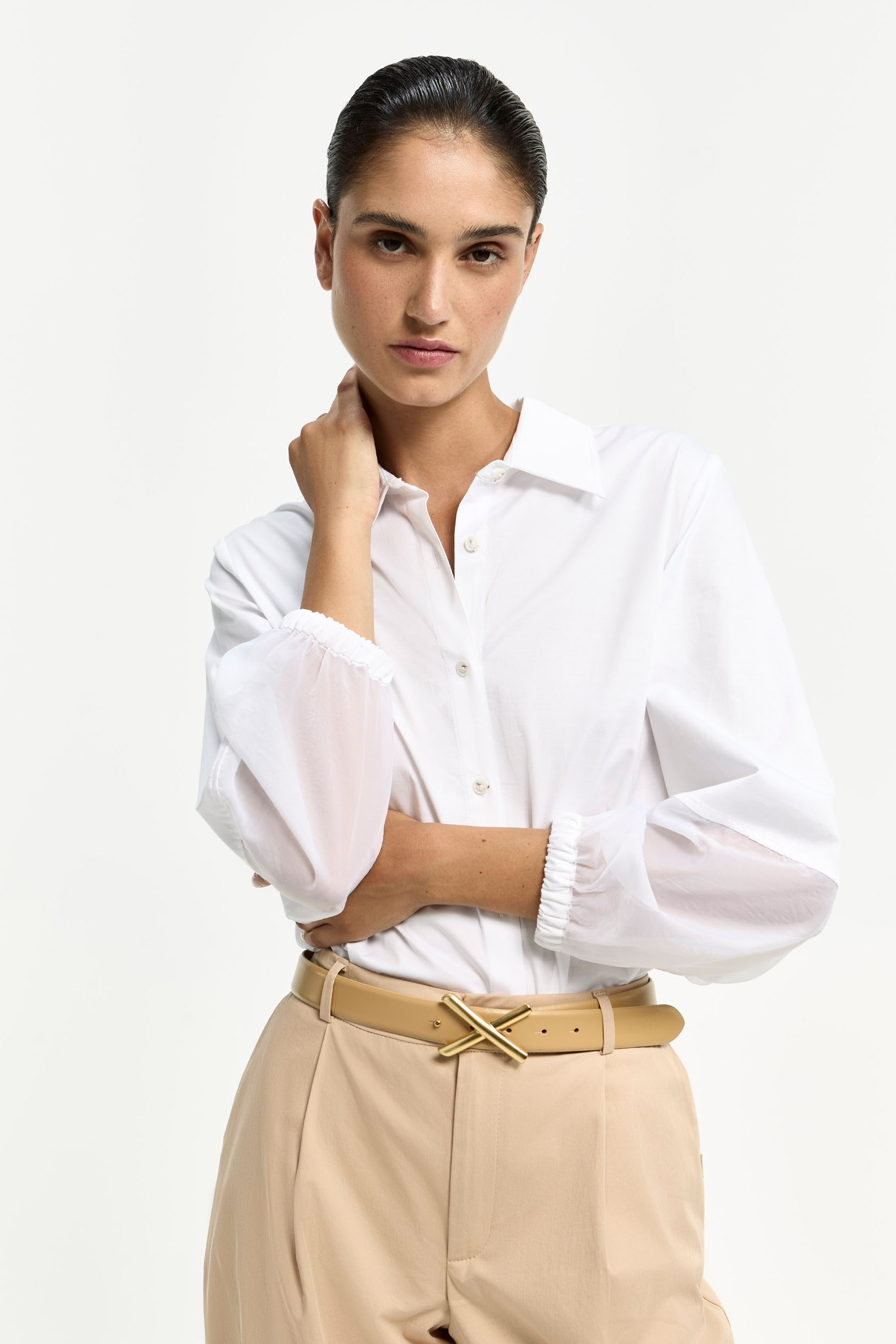 Blouse met organza mouwen