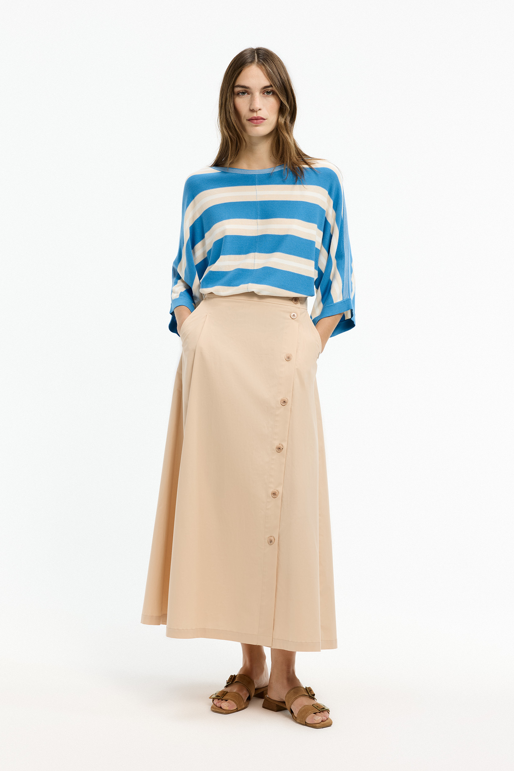 Jupe longue à boutonnière élégante