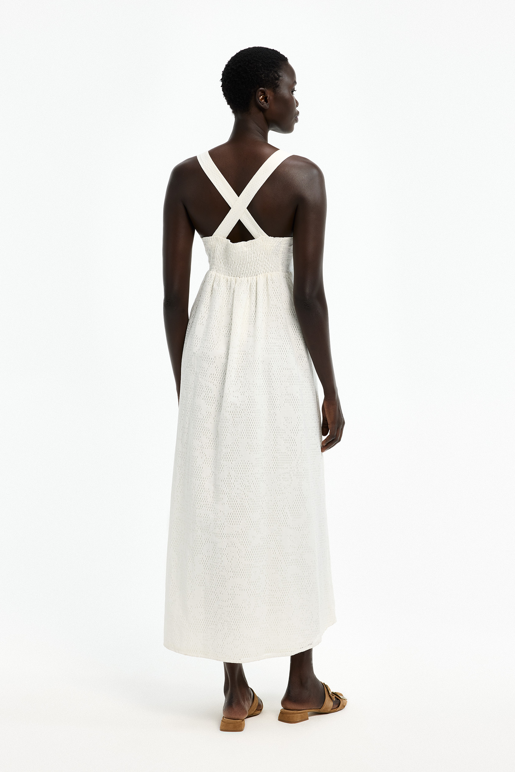 Langes Kleid in Spitzenoptik