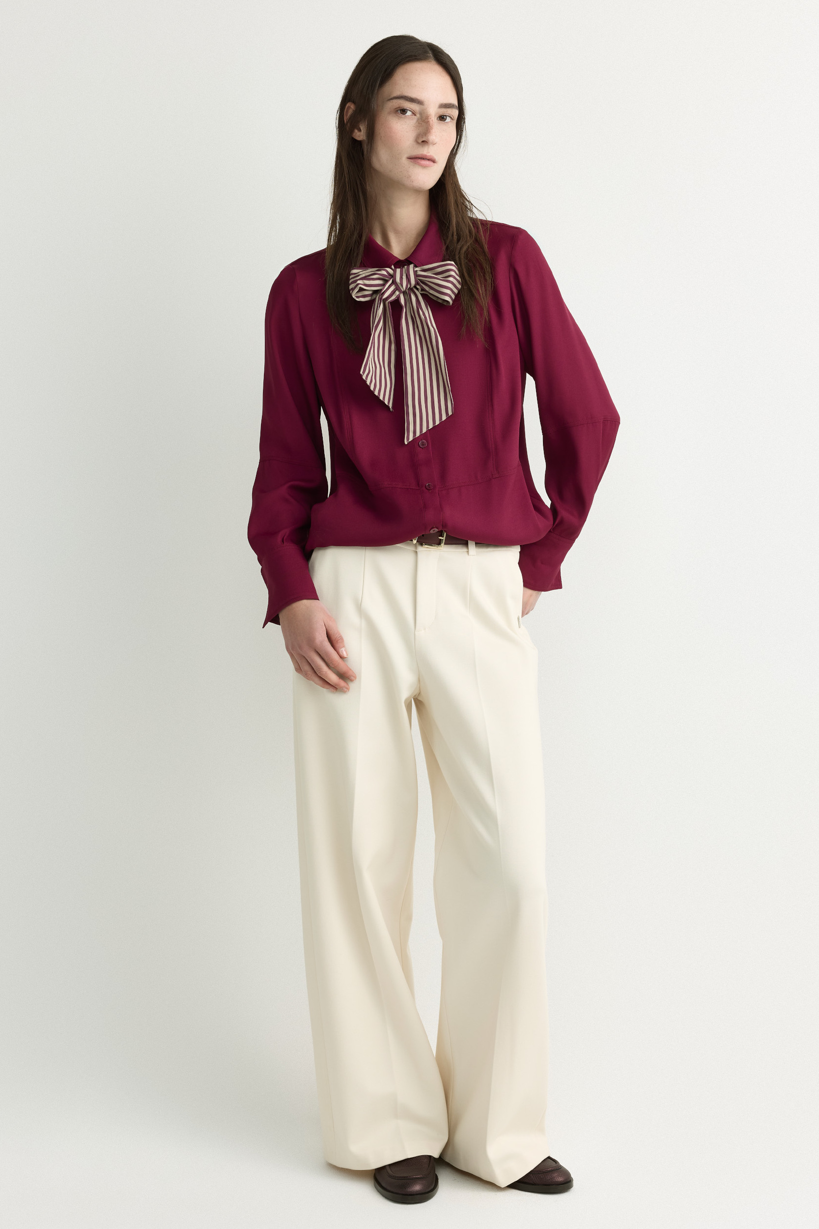 Bluse mit gestreiftem Bindeband