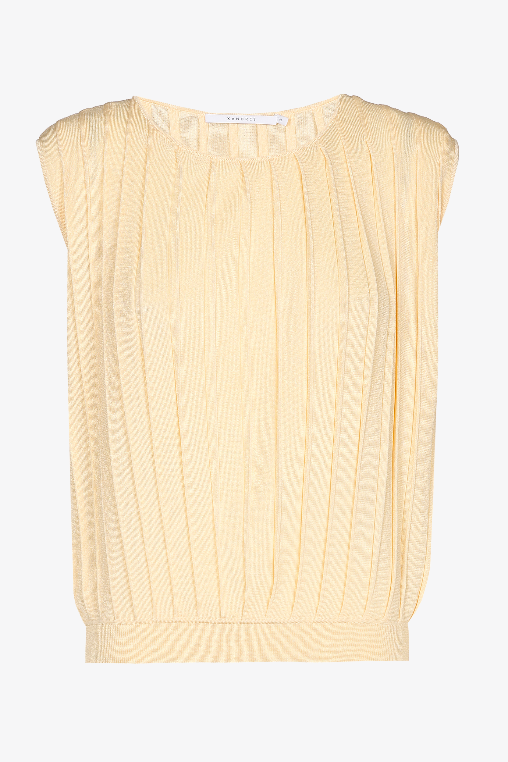 Sleeveless top with coarse rib structure