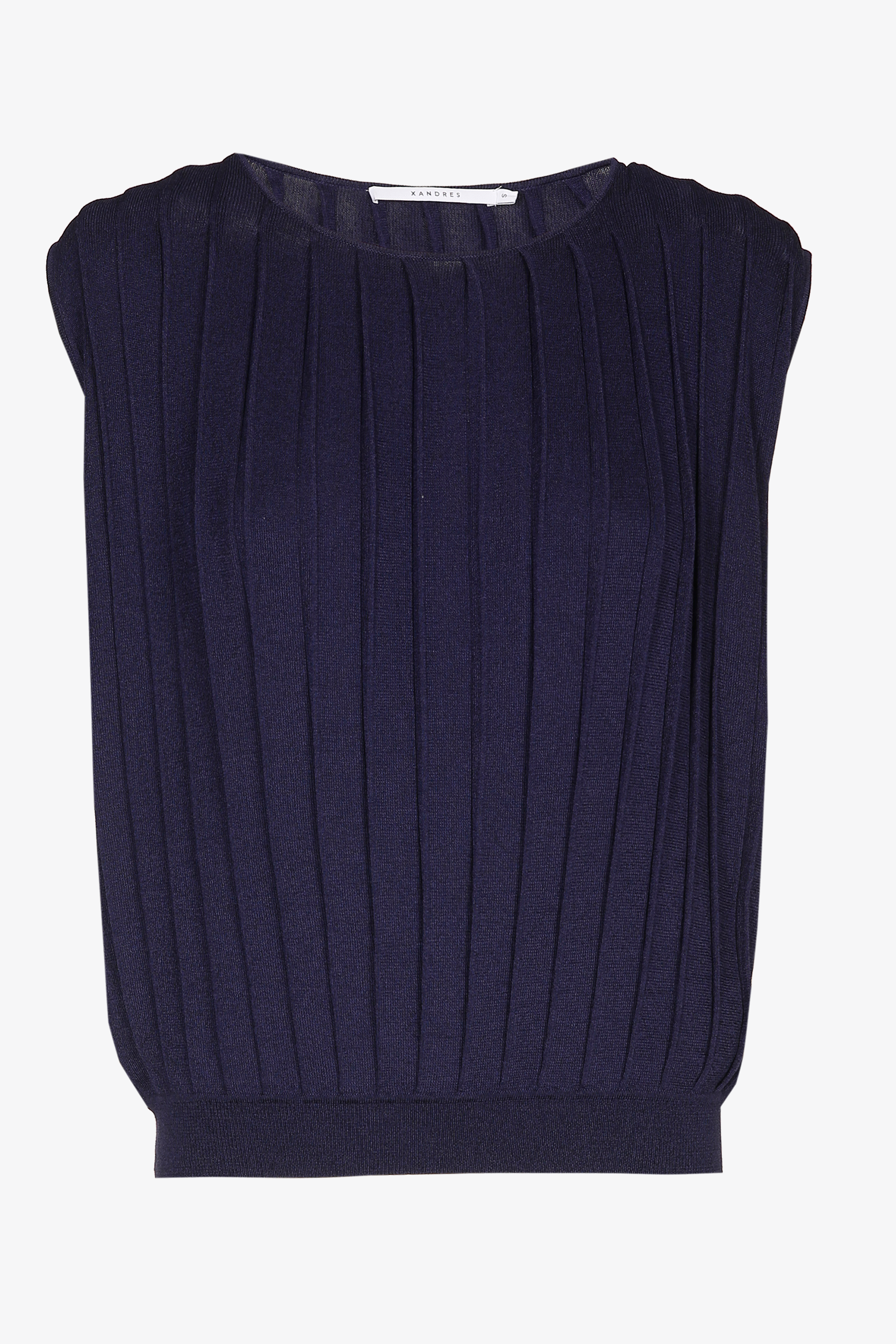 Sleeveless top with coarse rib structure