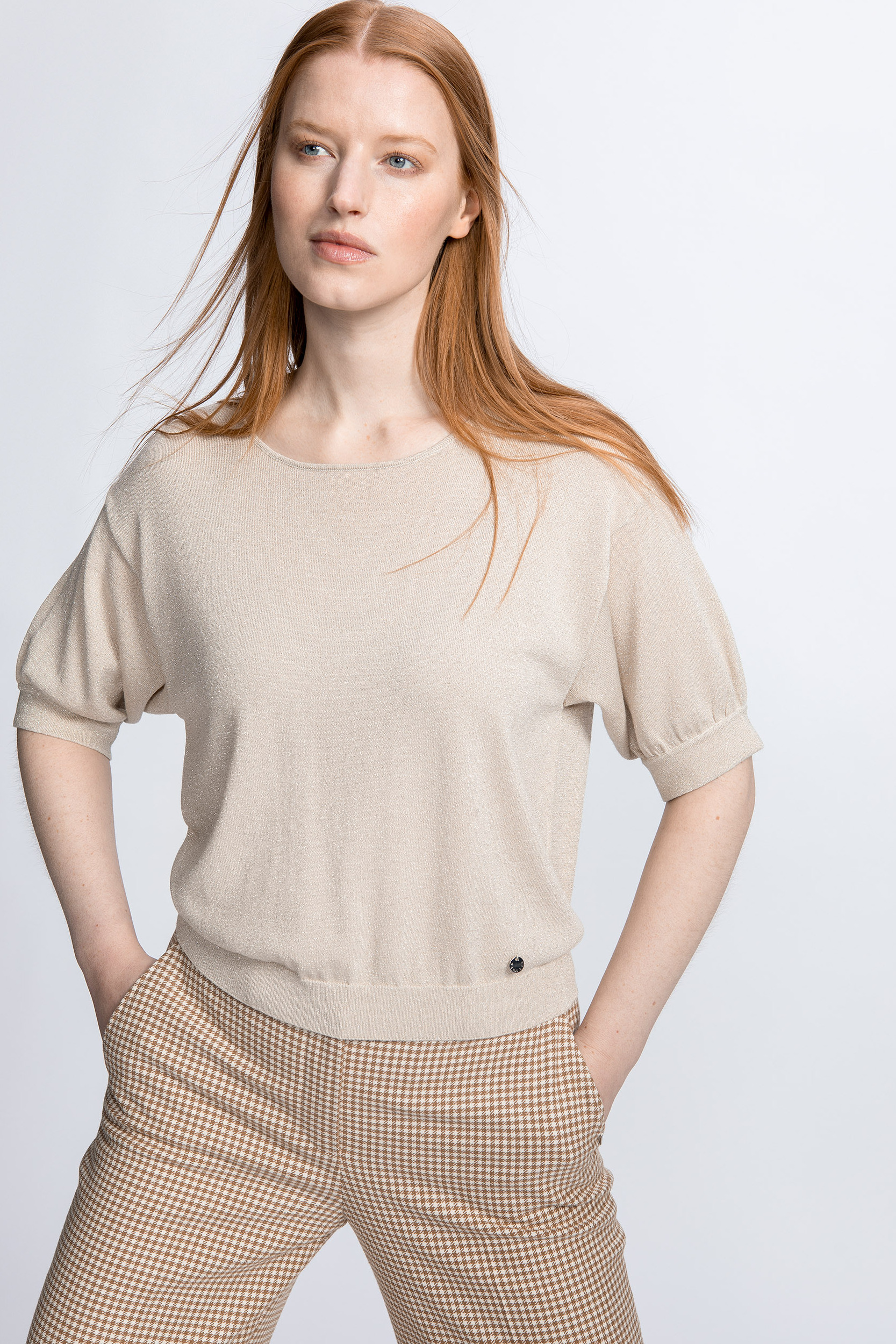 Pull à manches courtes agrémenté de lurex