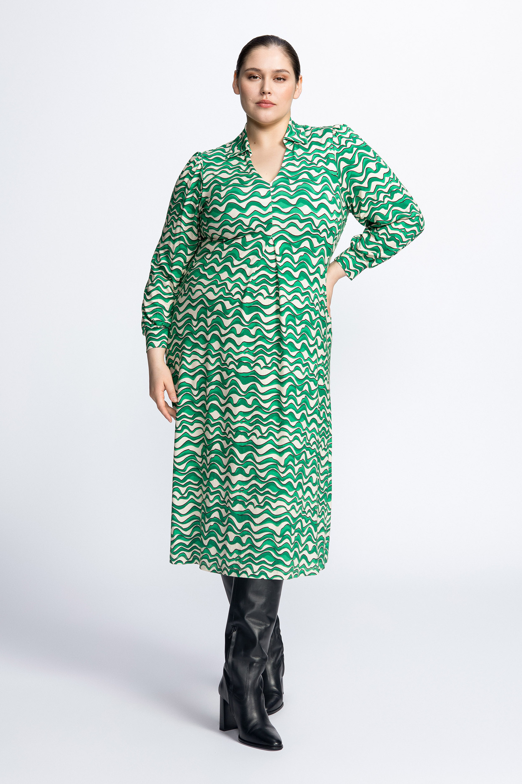 Dress with graphic print