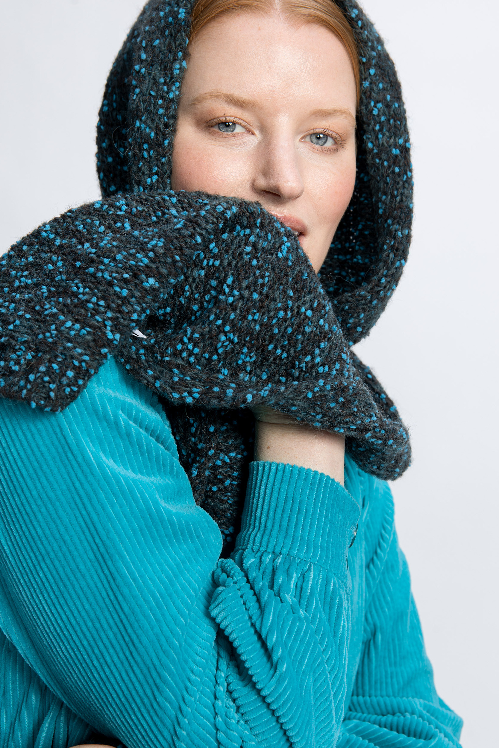 Scarf with fluorescent pompom