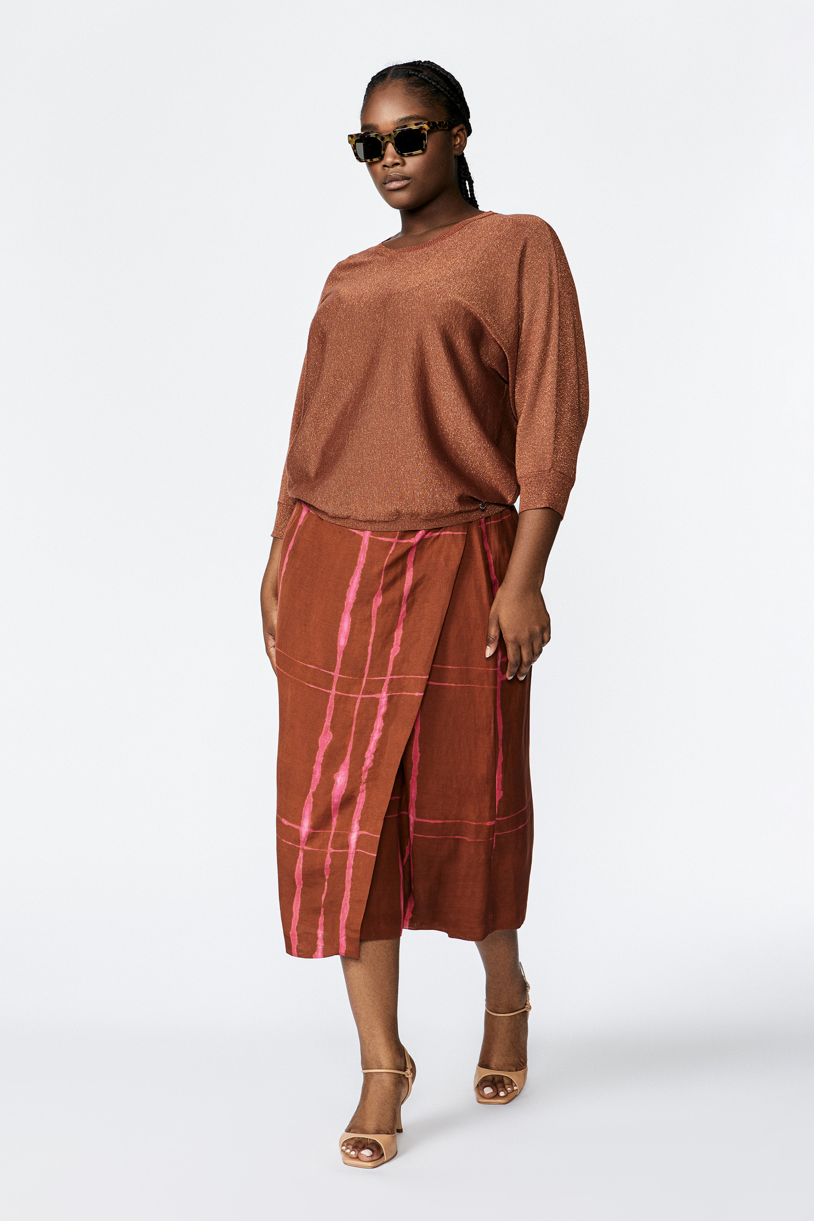 Summer jumper with wide sleeves