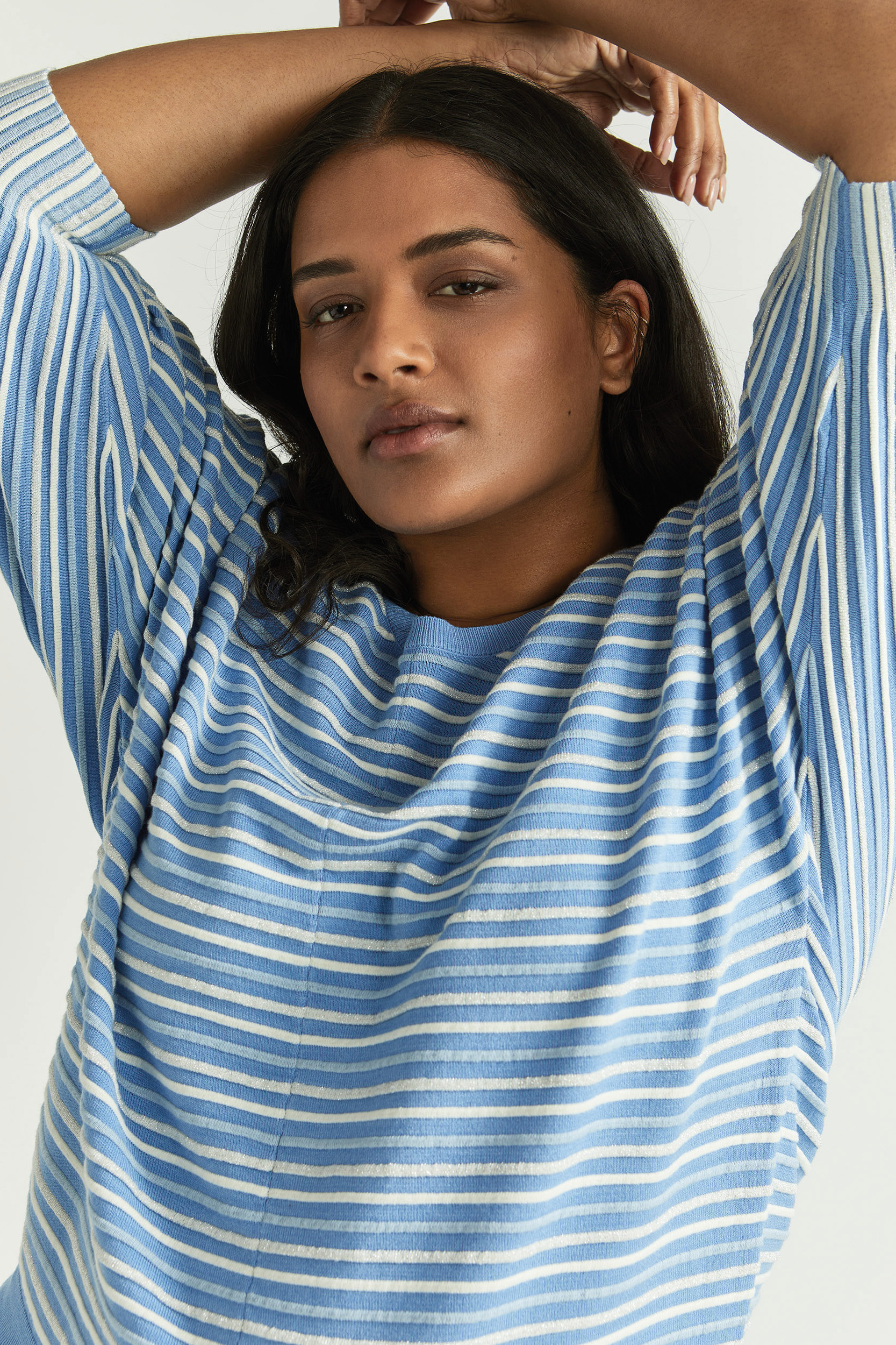 Pull rayé à manches bouffantes