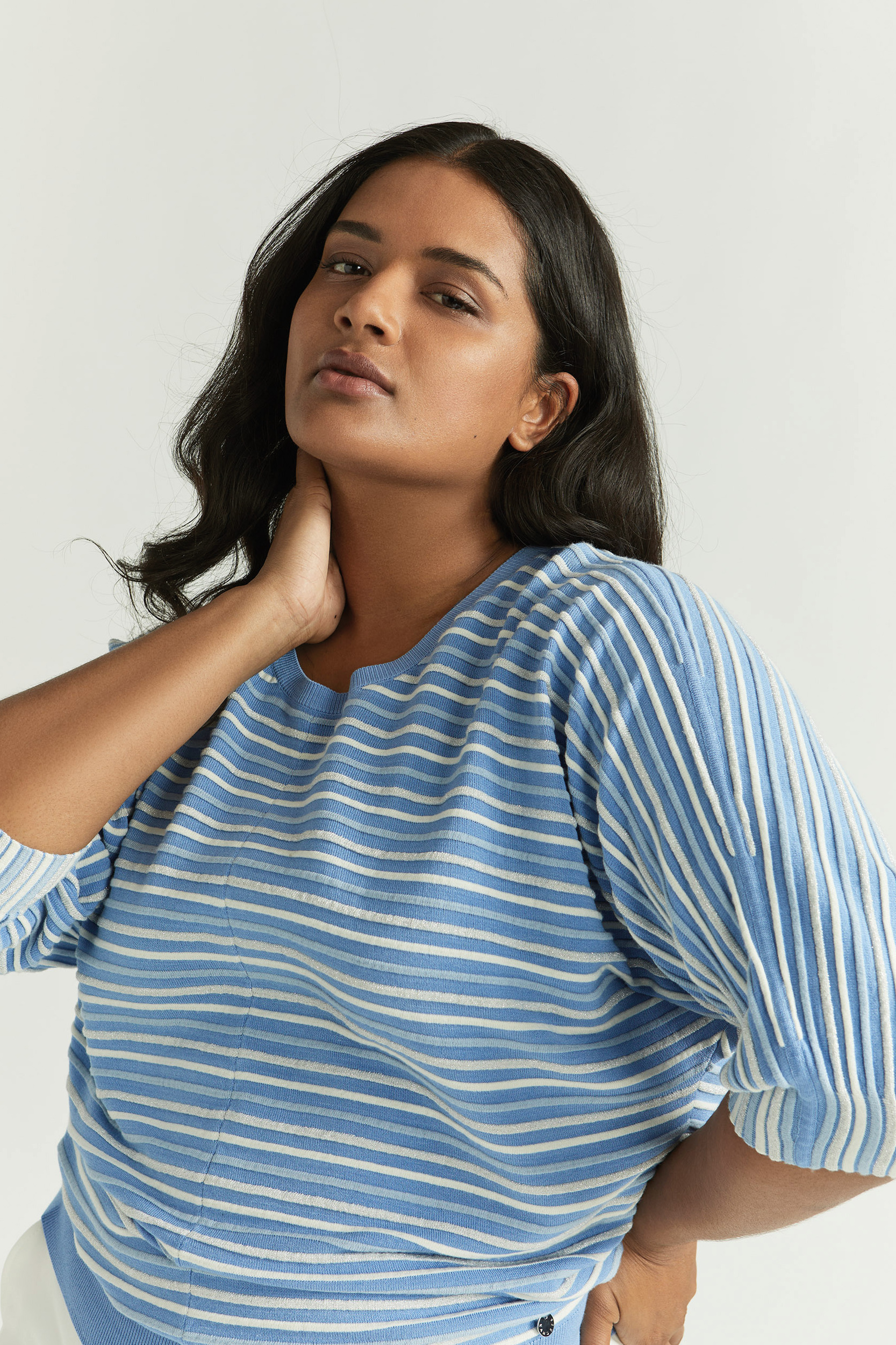 Pull rayé à manches bouffantes