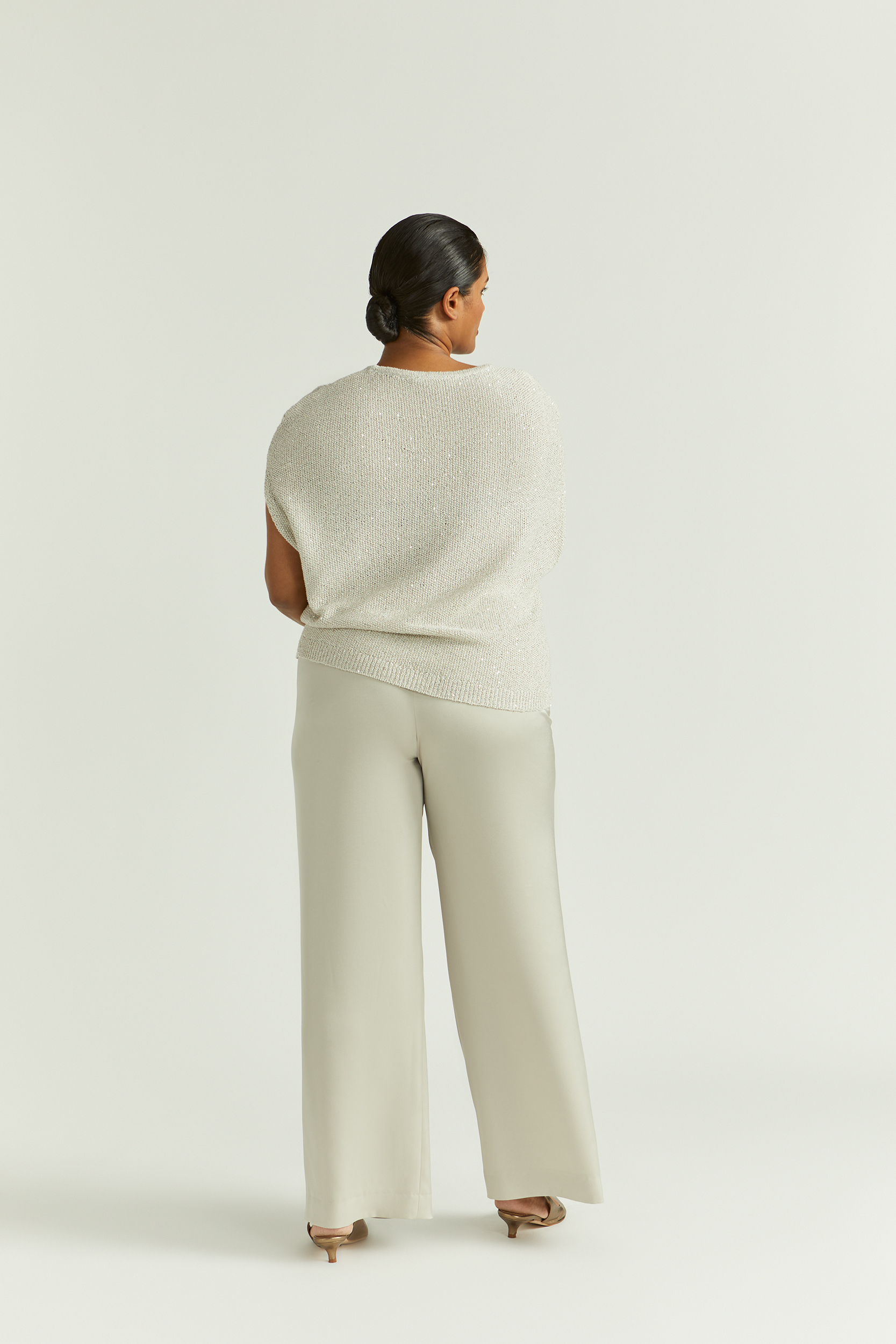 Petit pull pailleté sans manches