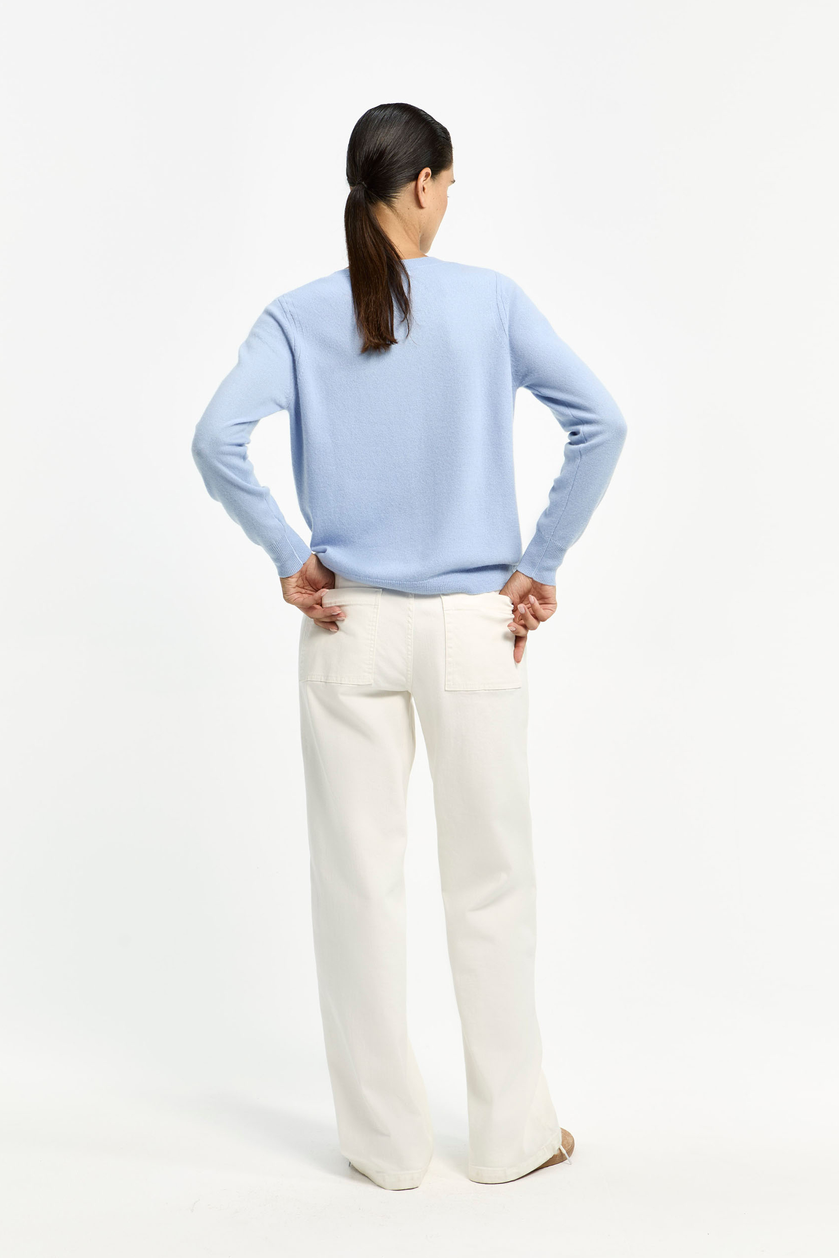 Pullover with round neck in cashmere