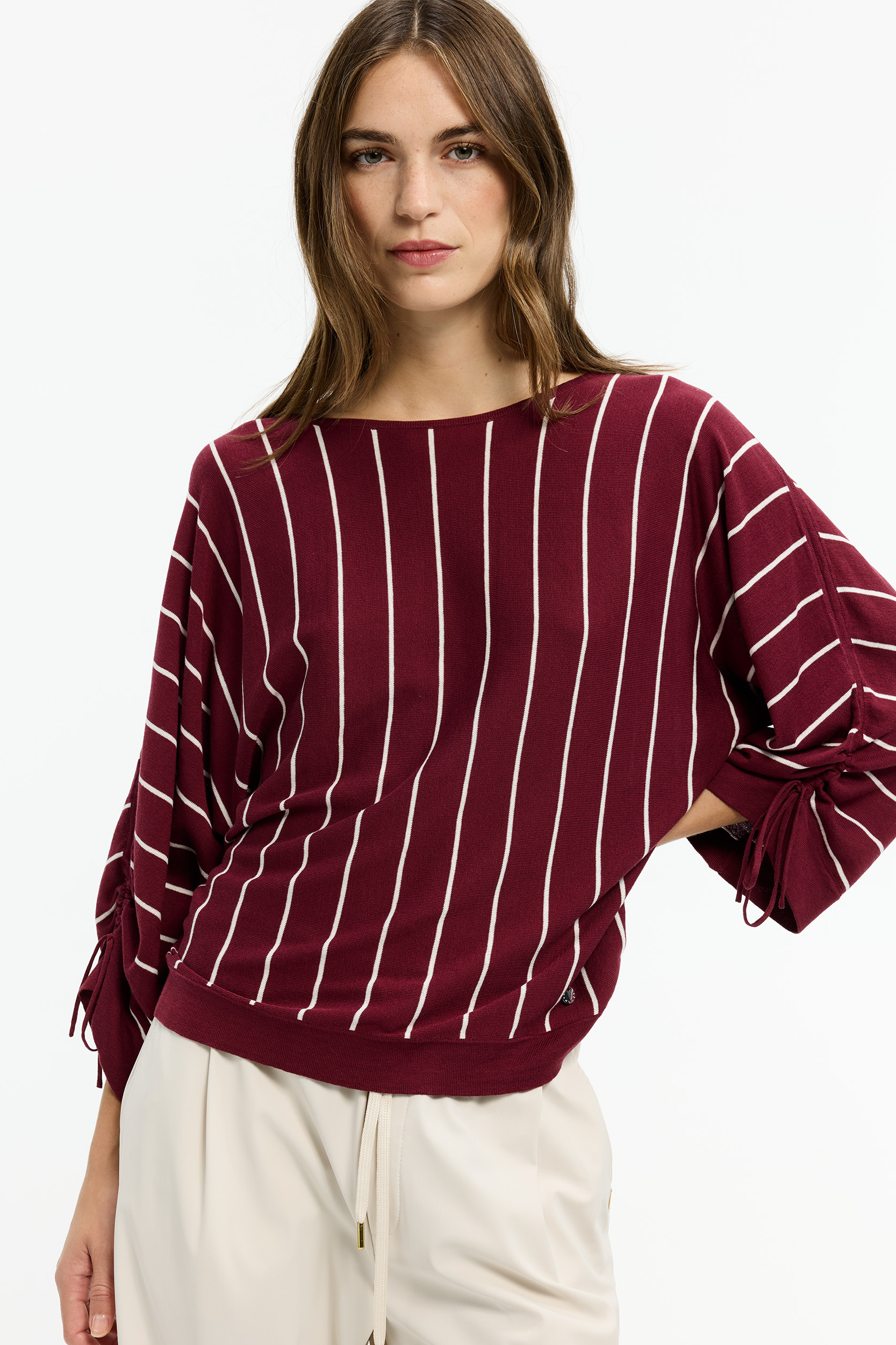 Feminine pullover with stripes