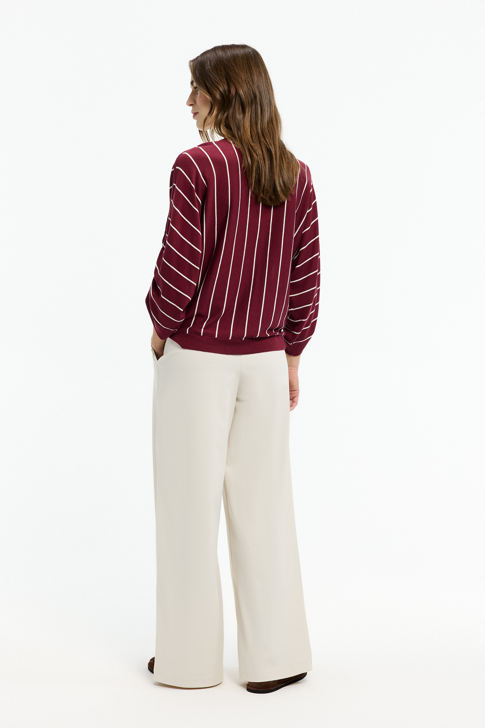 Feminine pullover with stripes